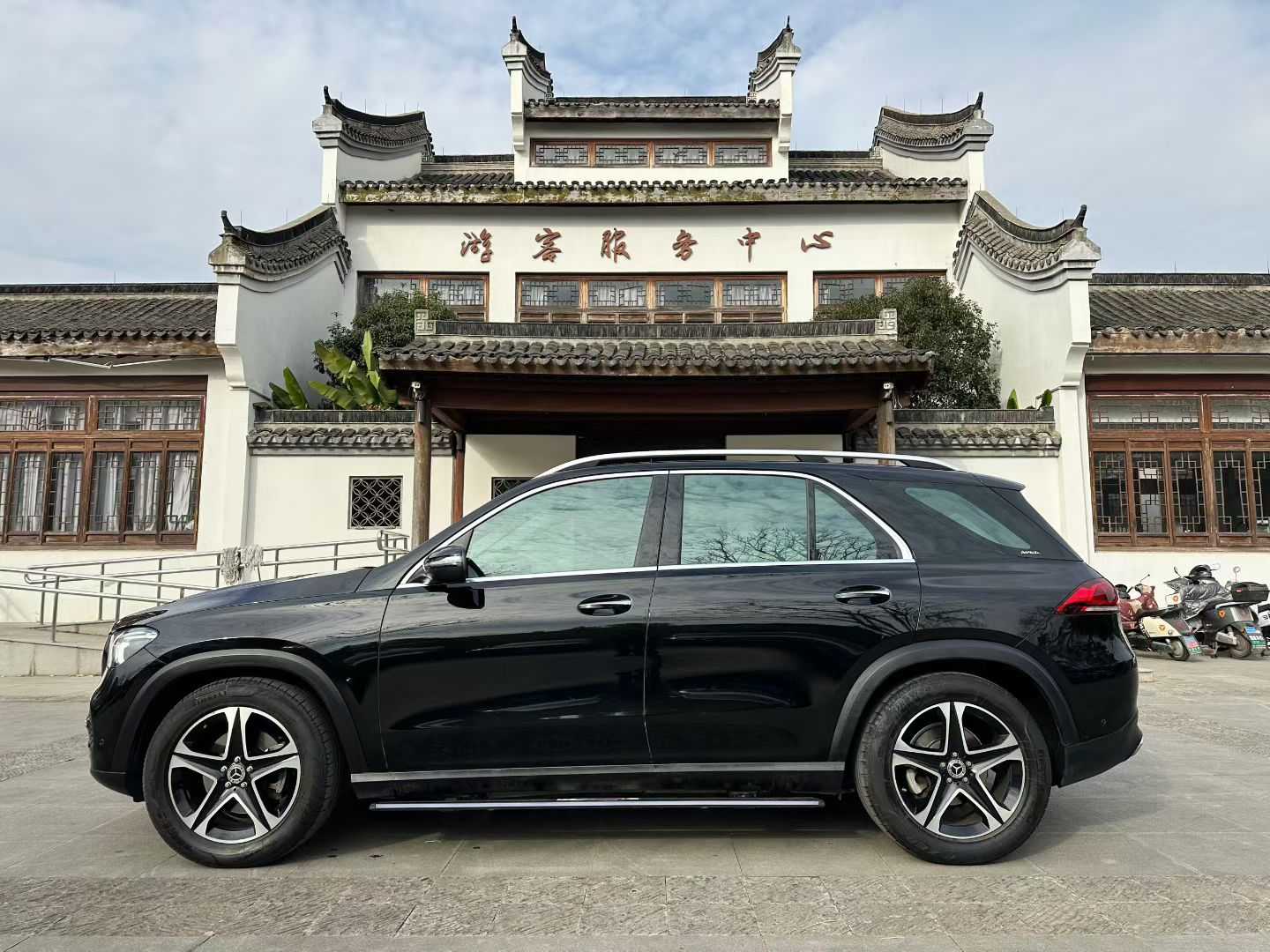 Mercedes-Benz GLE Class 2022 #5 Mercedes-Benz GLE Class 2022 car image #5