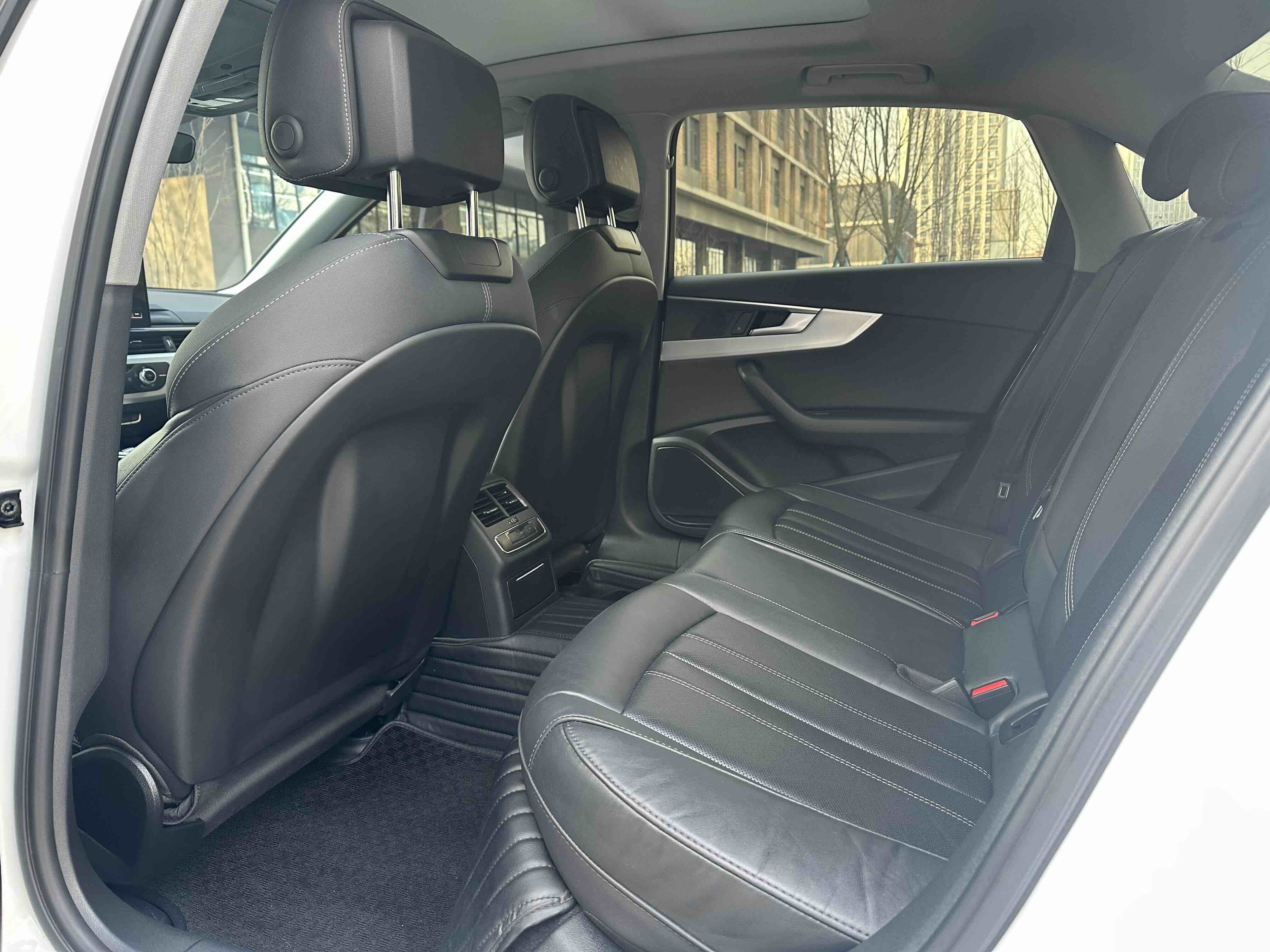 Audi A4L 2022 #5 Audi A4L 2022 car image #5