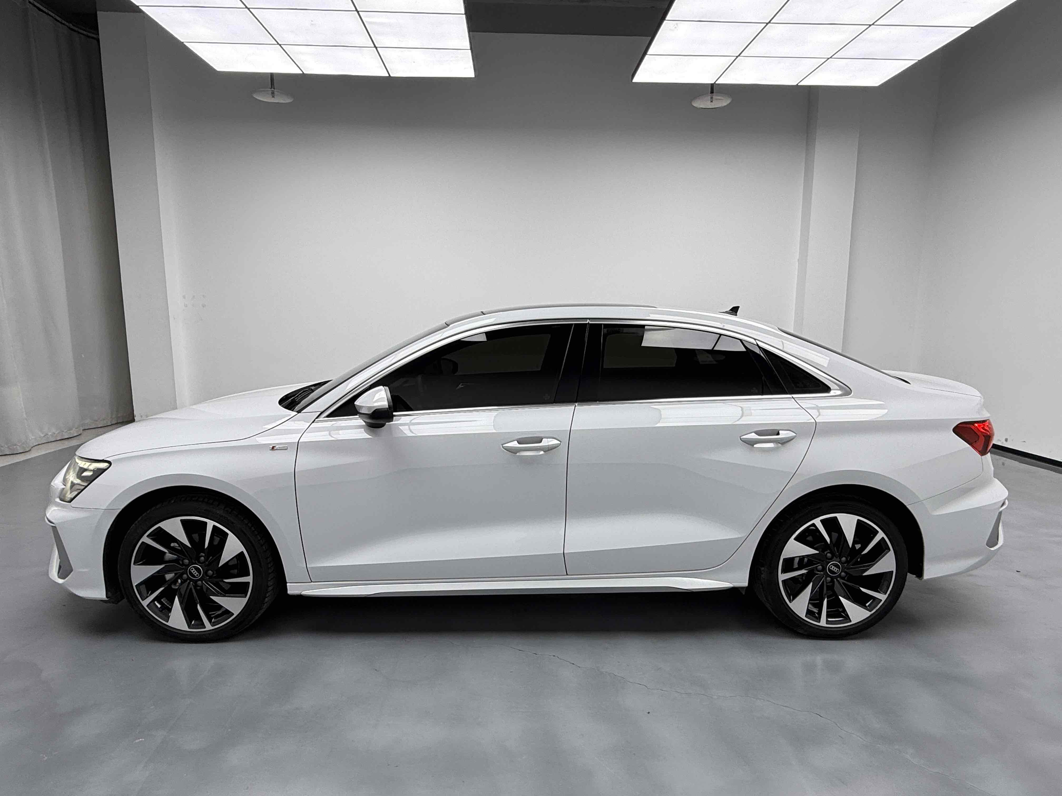 Audi A3 2023 car image #5