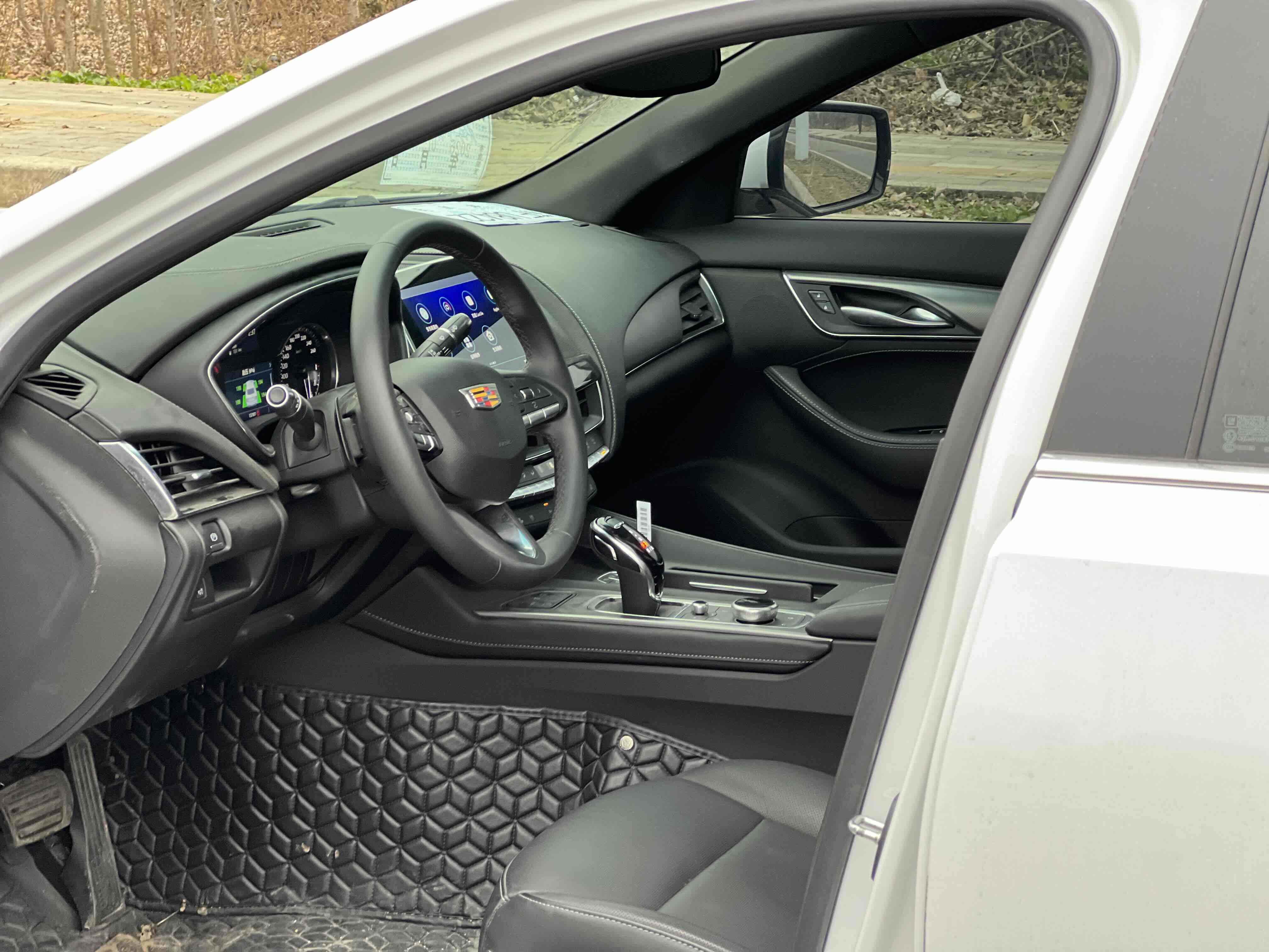2023 car image #5