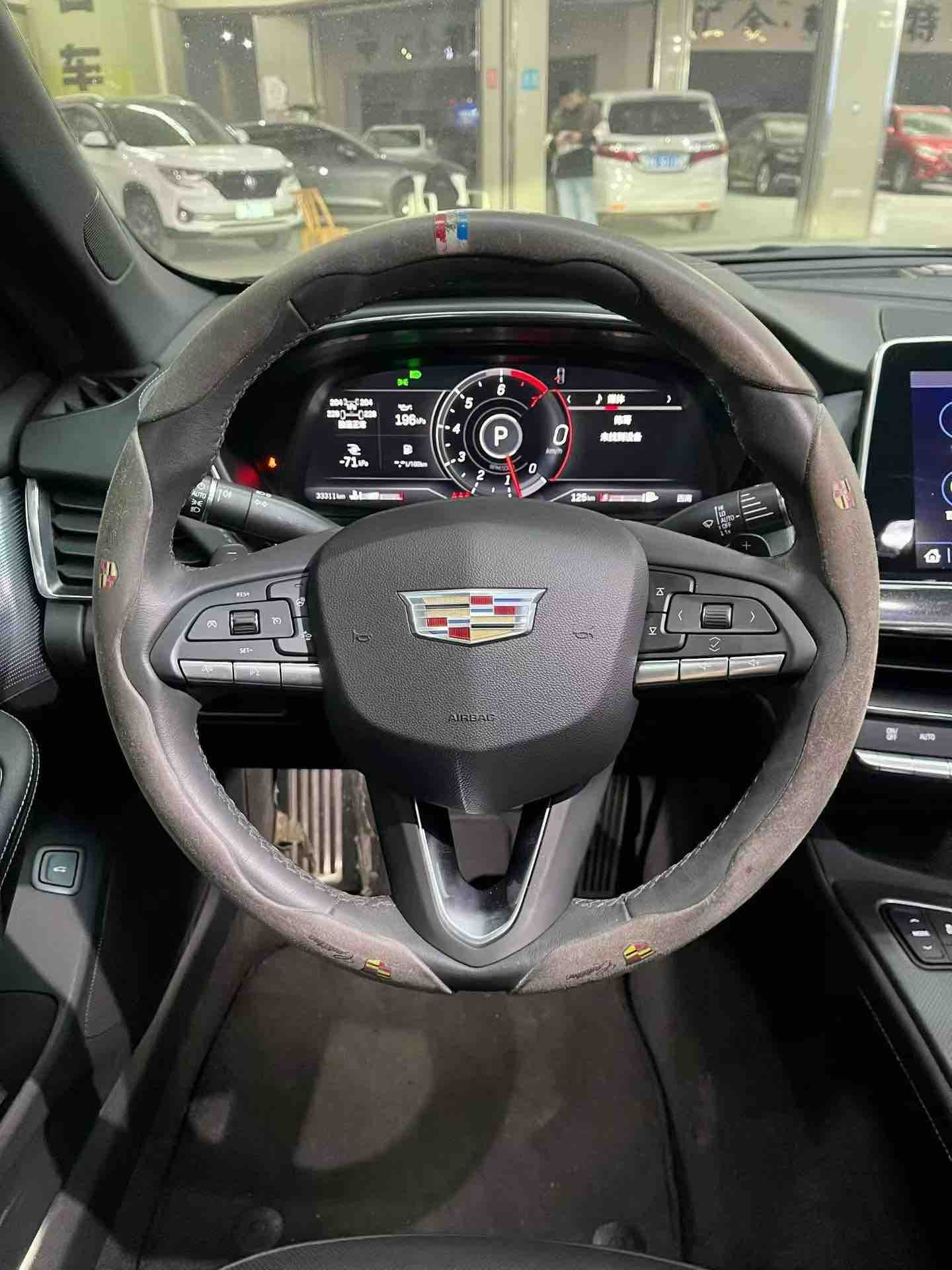 2022 car image #5