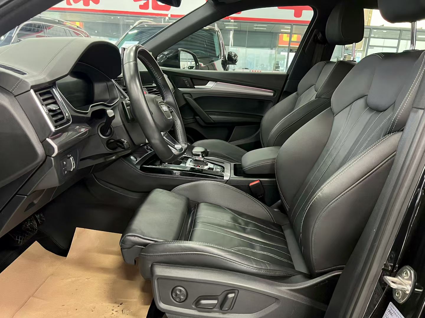 Audi Q5L Sportback 2022 immagine di auto #5