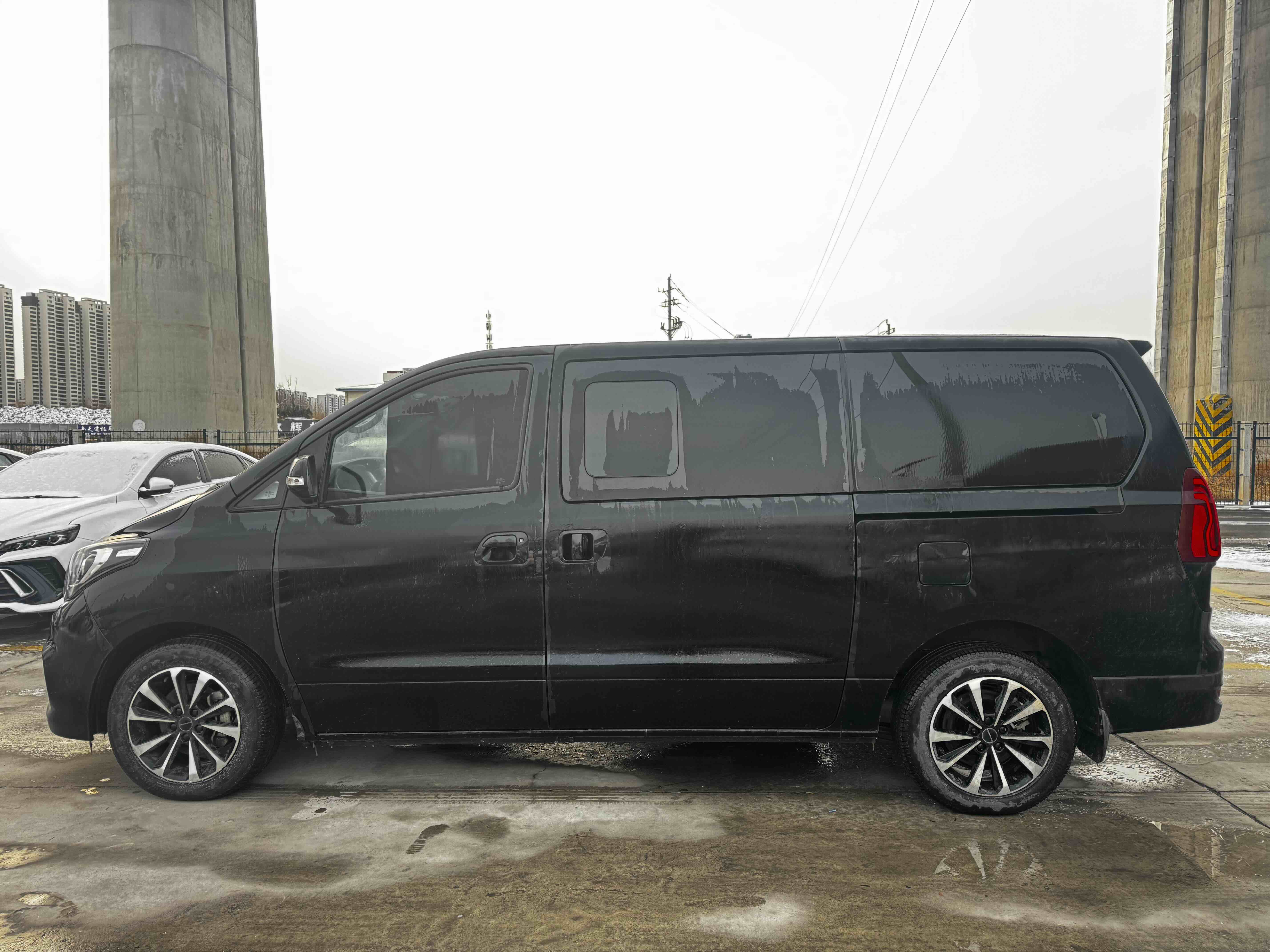 Forthing M7 2023 image de voiture #5