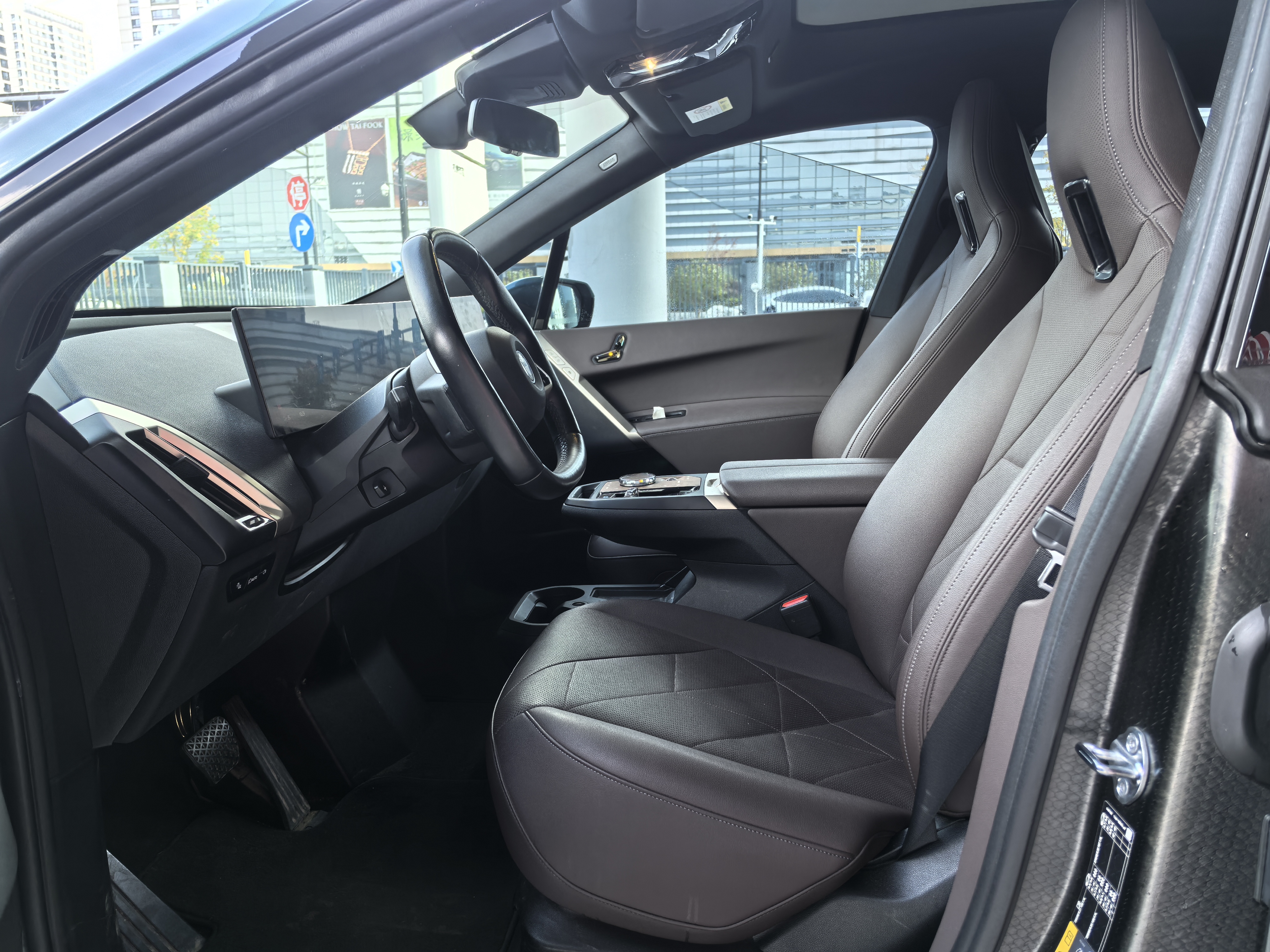 BMW iX 2023 car image #5