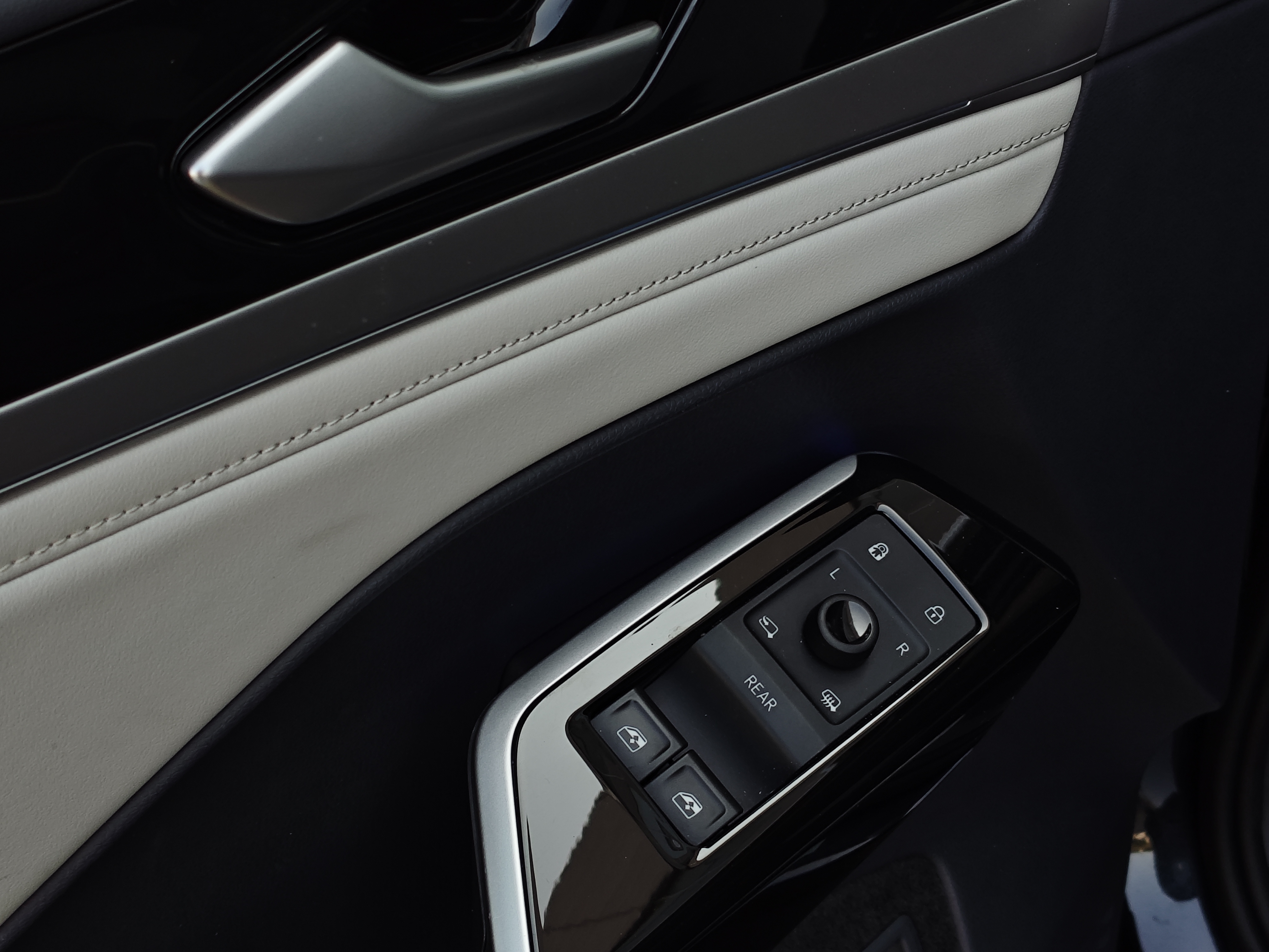 Volkswagen ID.6 Crozz 2022 #5 Volkswagen ID.6 Crozz 2022 immagine di auto #5