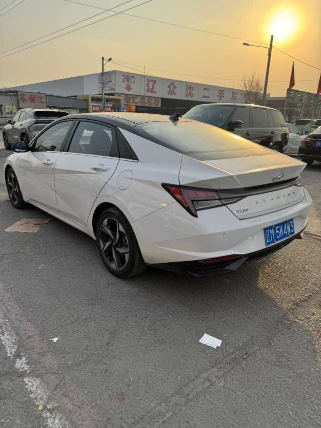 Hyundai Elantra 2023 immagine di auto #5