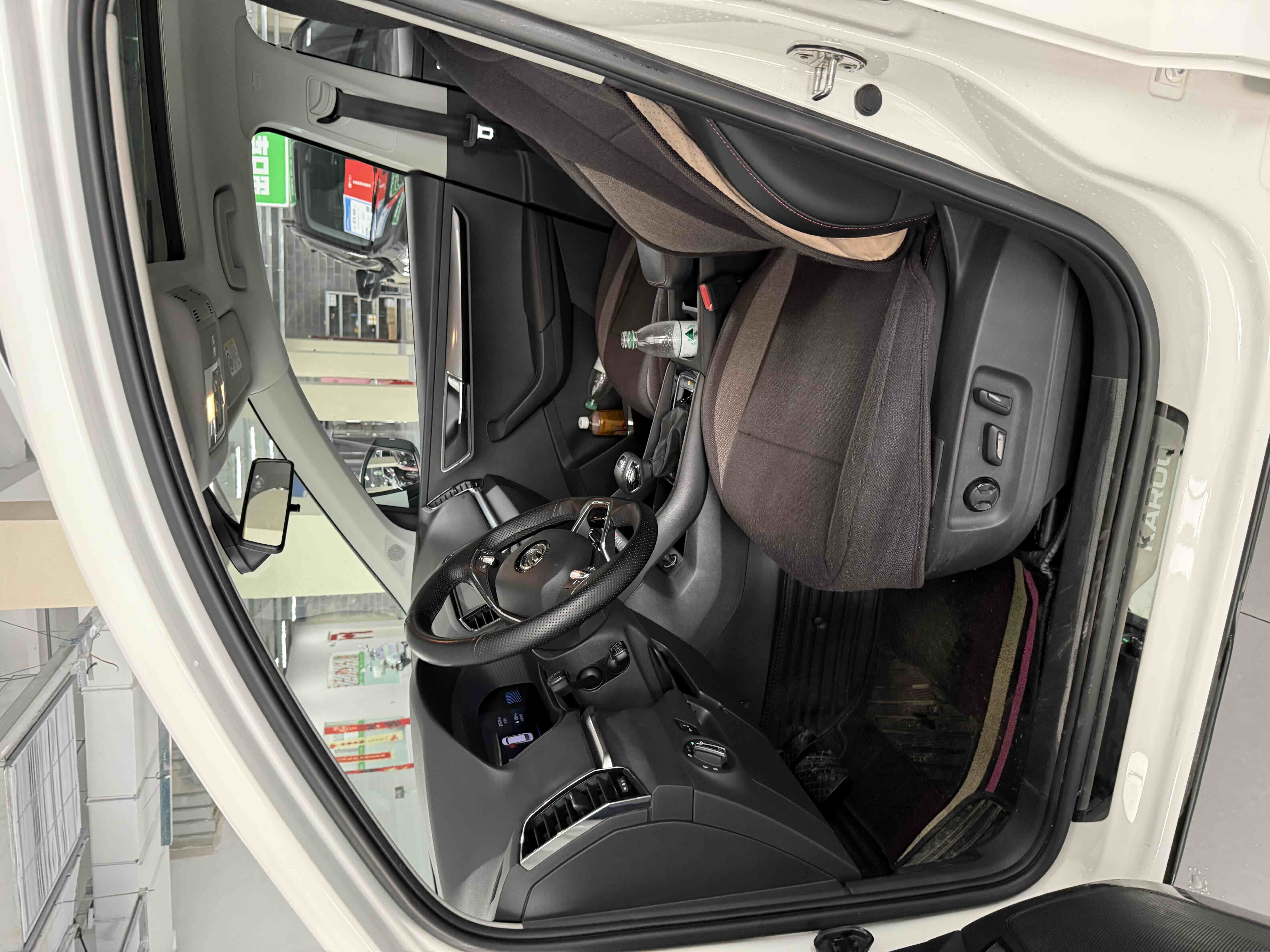 Skoda Karoq 2022 изображение автомобиля #5