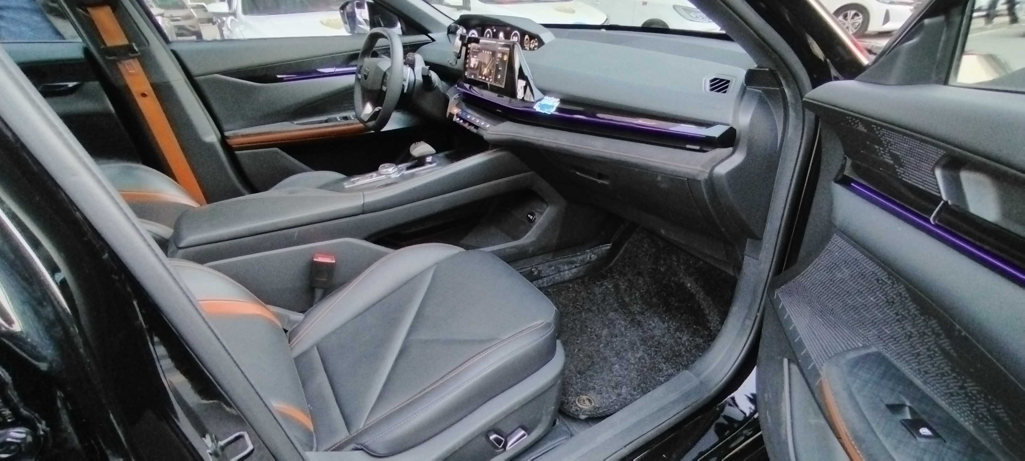 Changan UNI-V 2023 car image #5