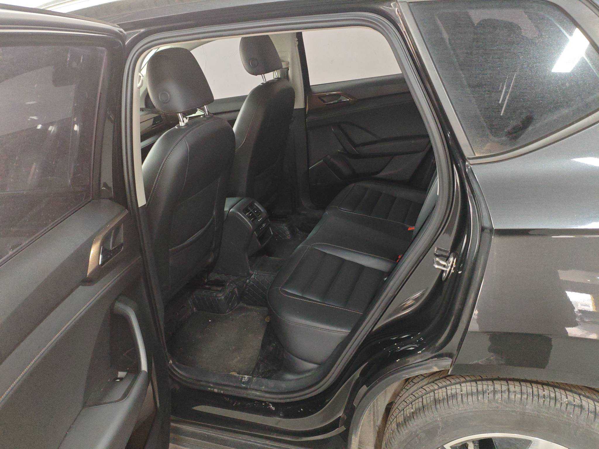 Volkswagen Tharu 2023 car image #5