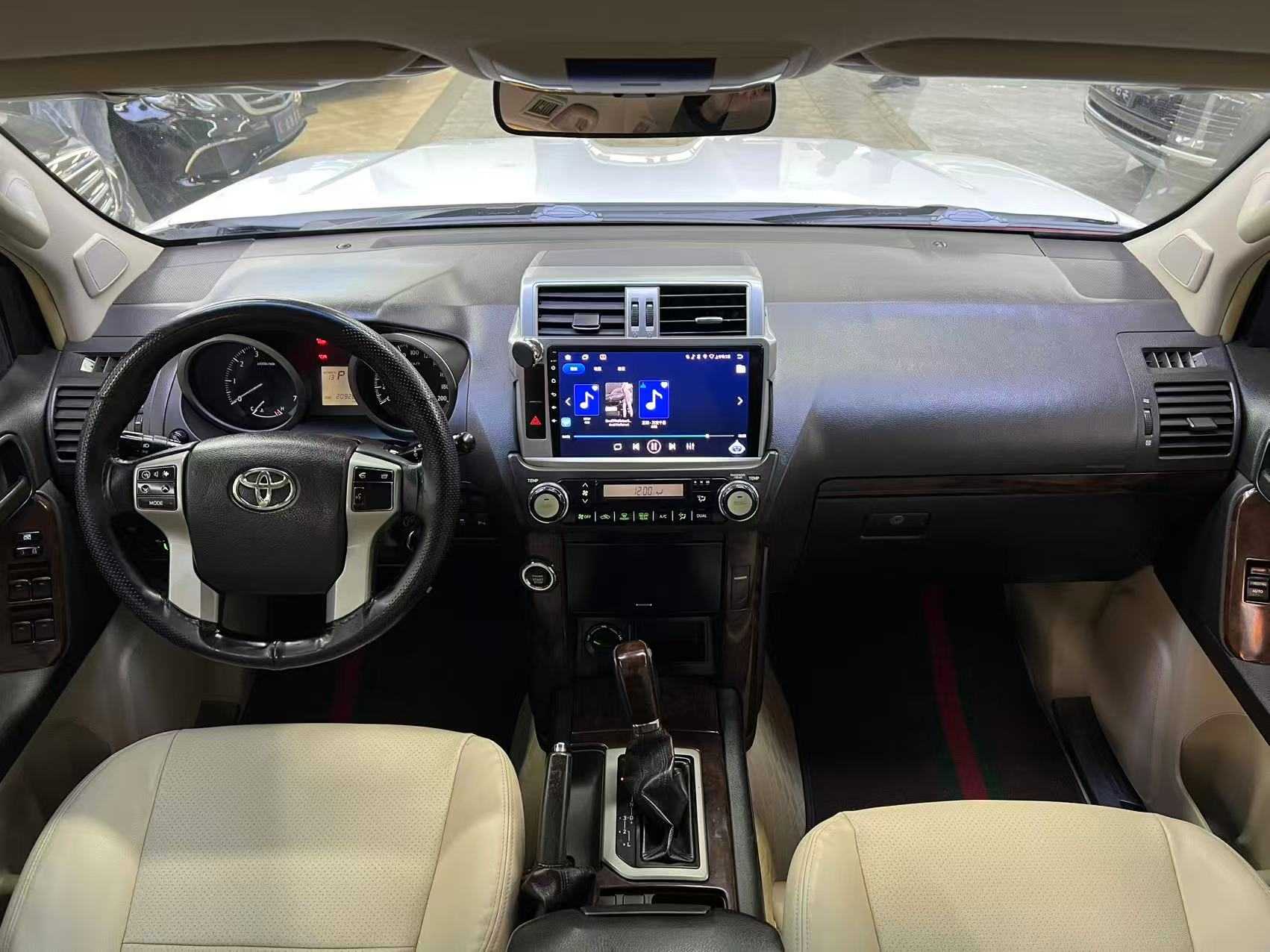 Toyota 2012 #5 Toyota 2012 car image #5