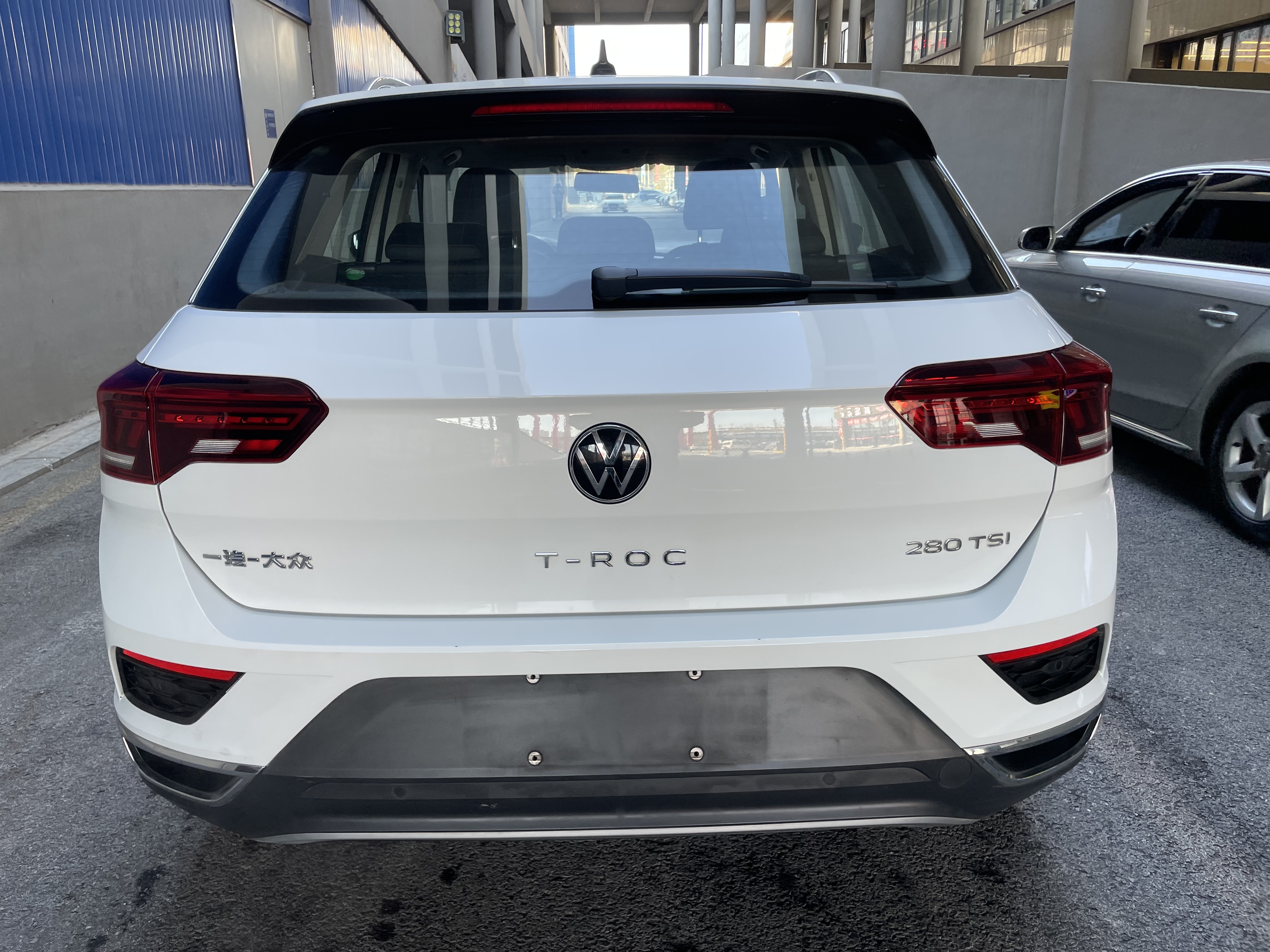 Volkswagen T-Roc 2022 car image #5