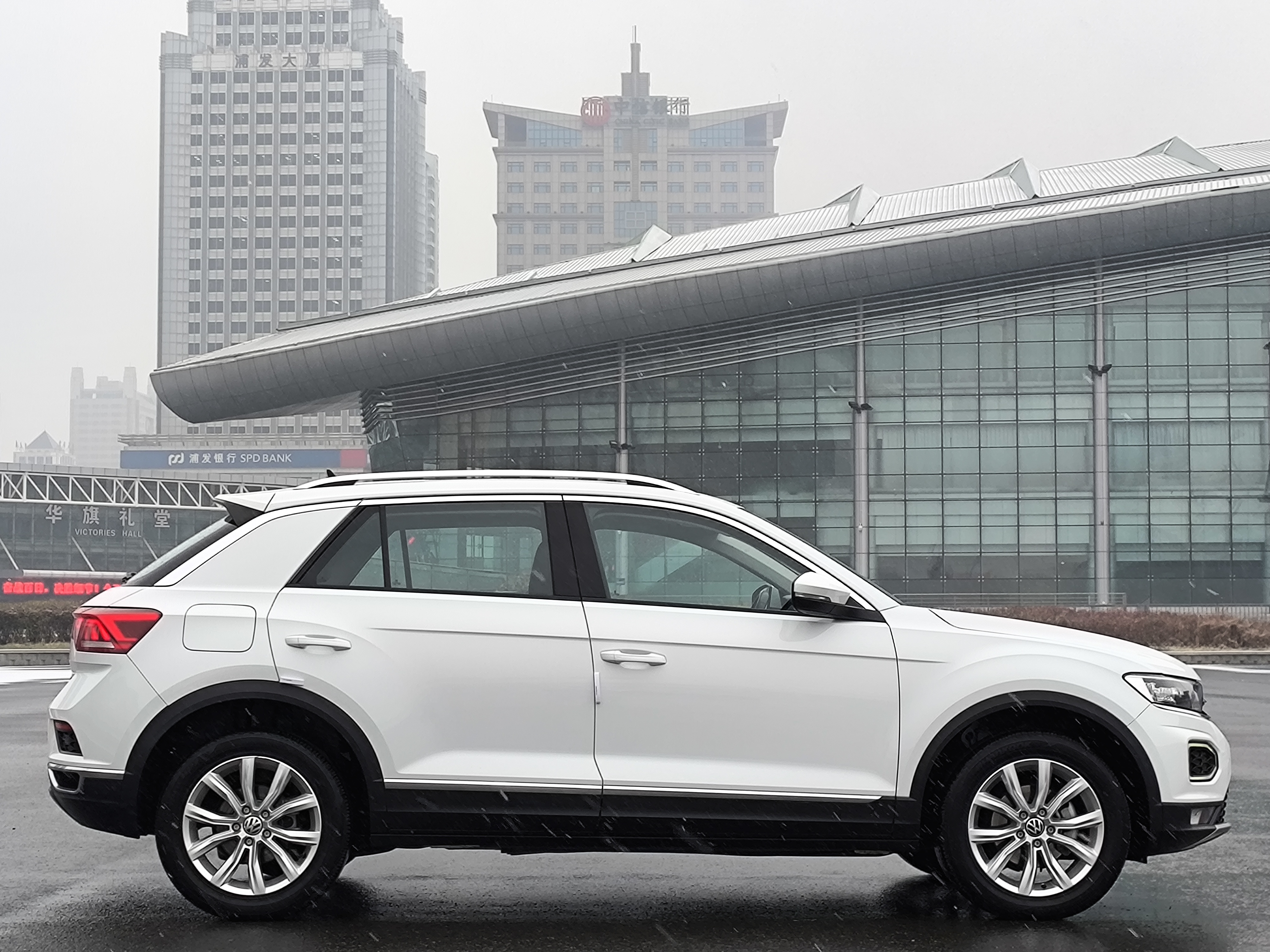 Volkswagen T-Roc 2022 car image #5