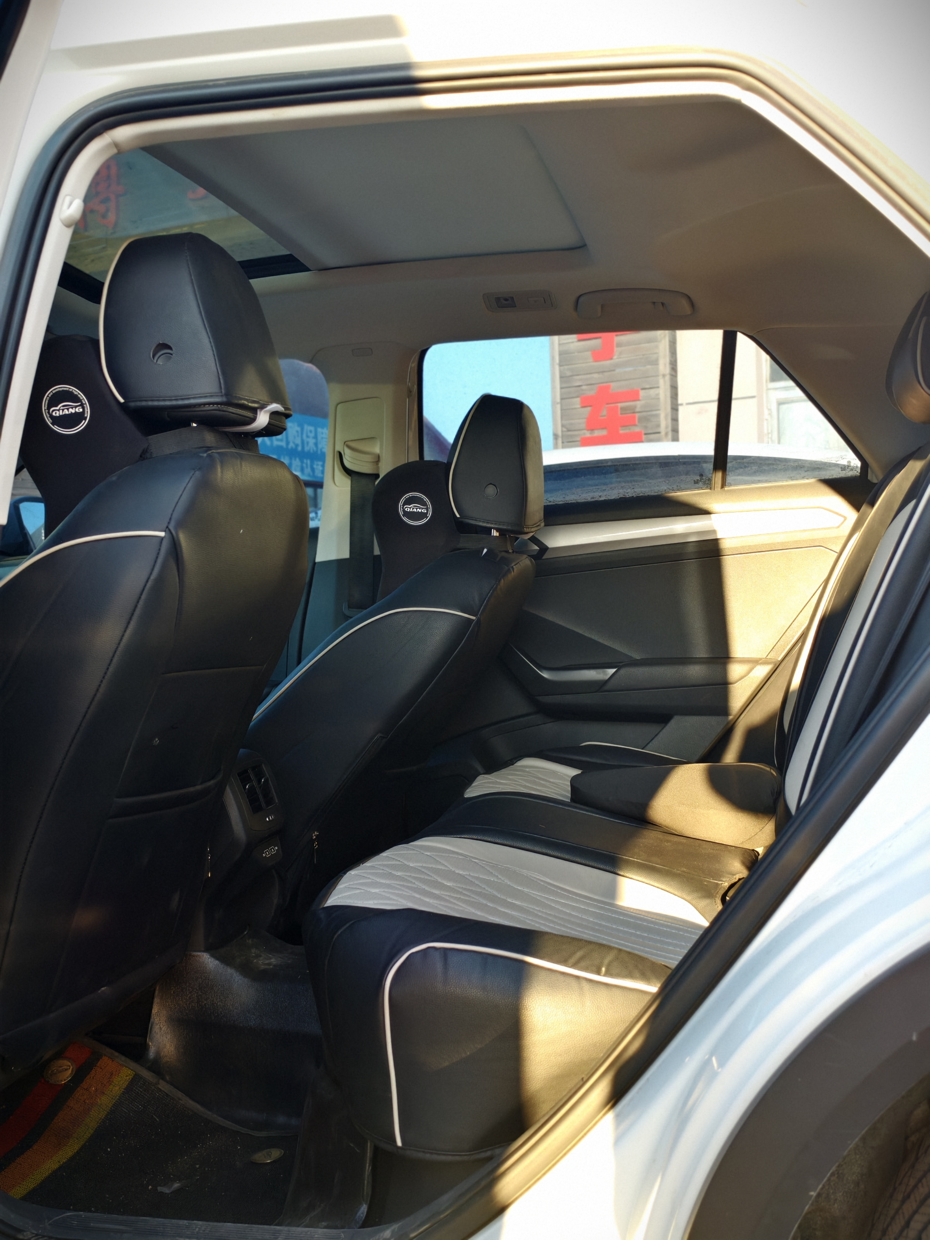 Volkswagen T-Roc 2023 #5 Volkswagen T-Roc 2023 car image #5