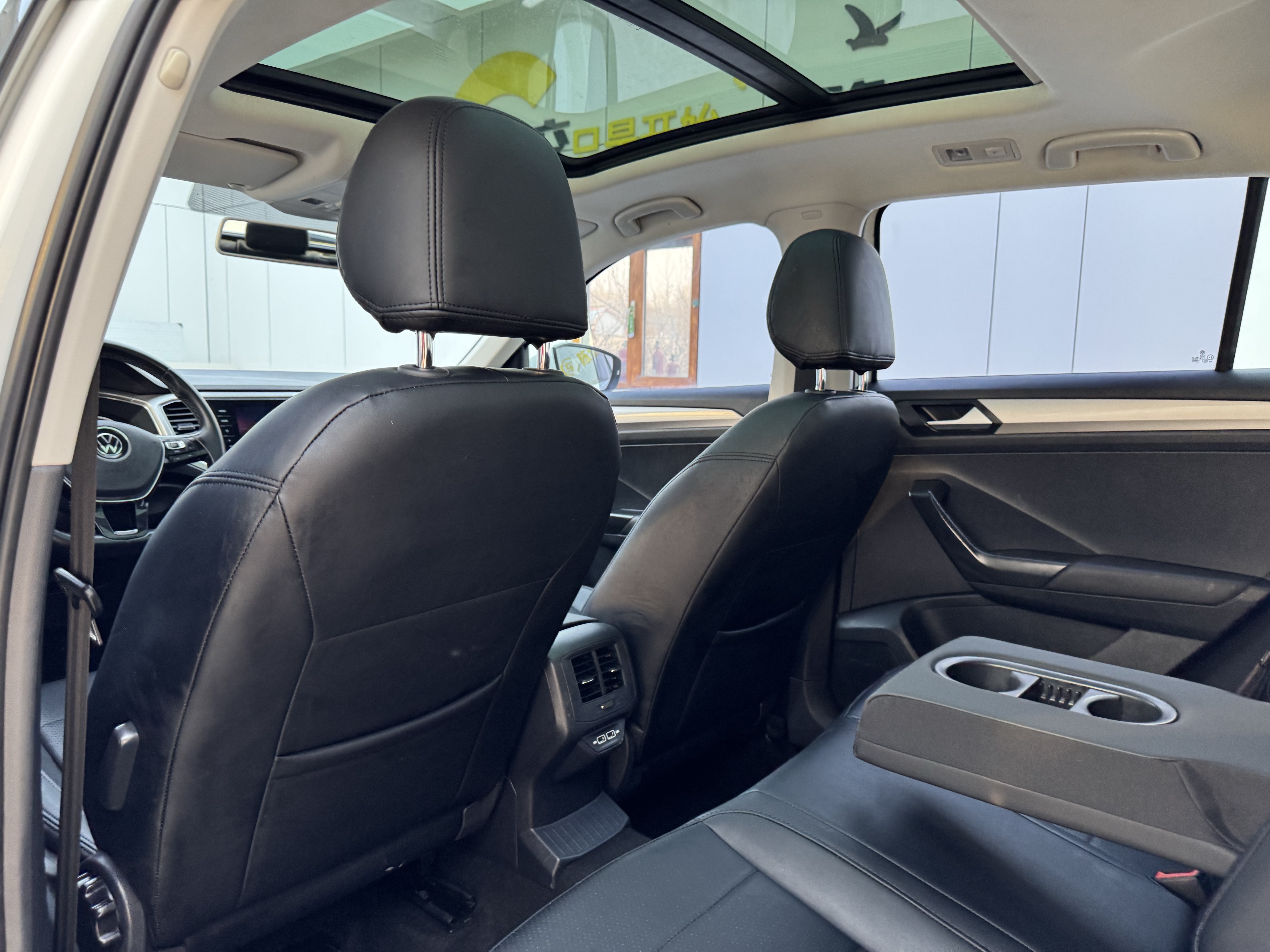 T-Roc 2023 car image #5