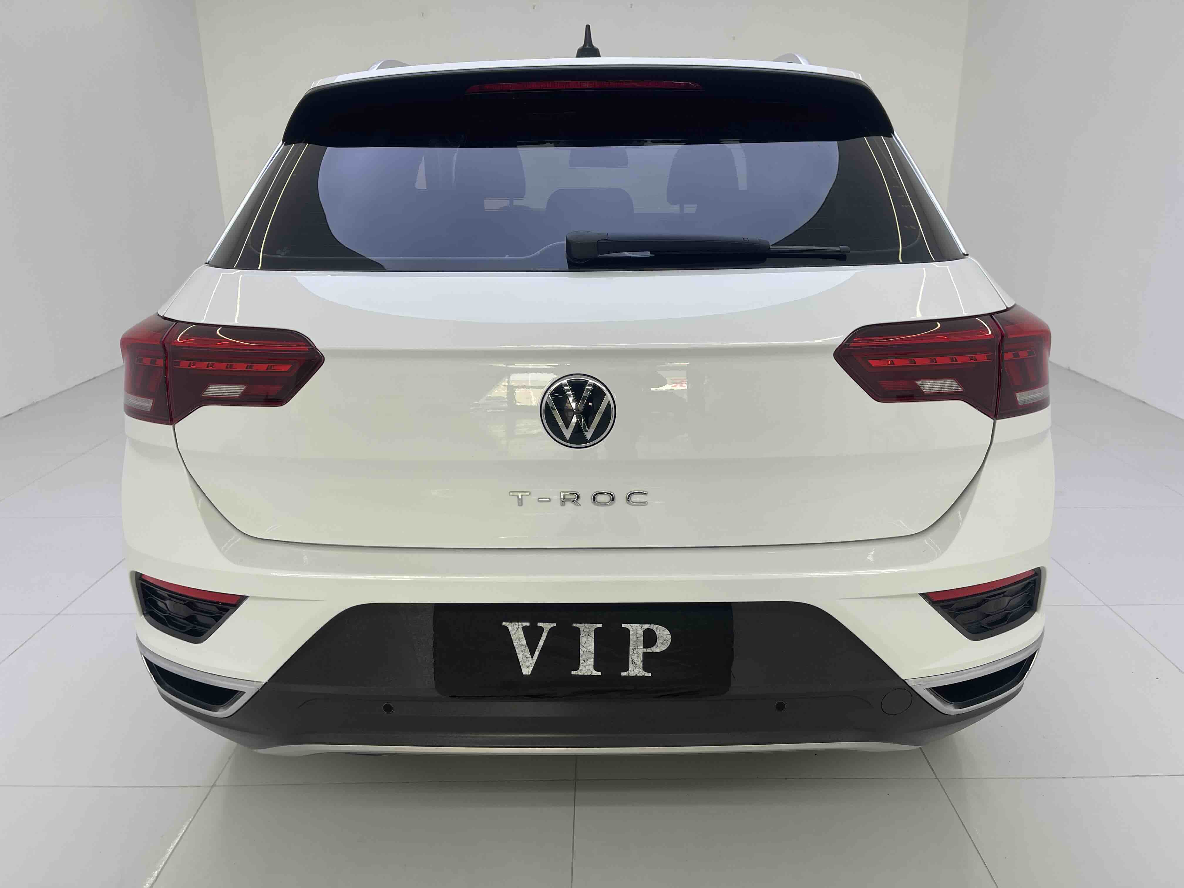 Volkswagen T-Roc 2023 car image #5