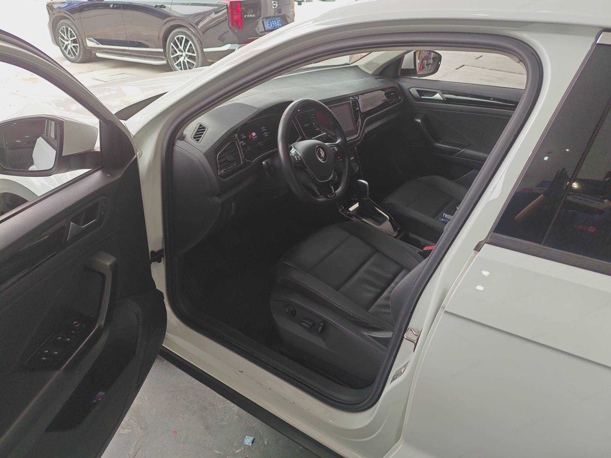 T-Roc 2022 car image #5