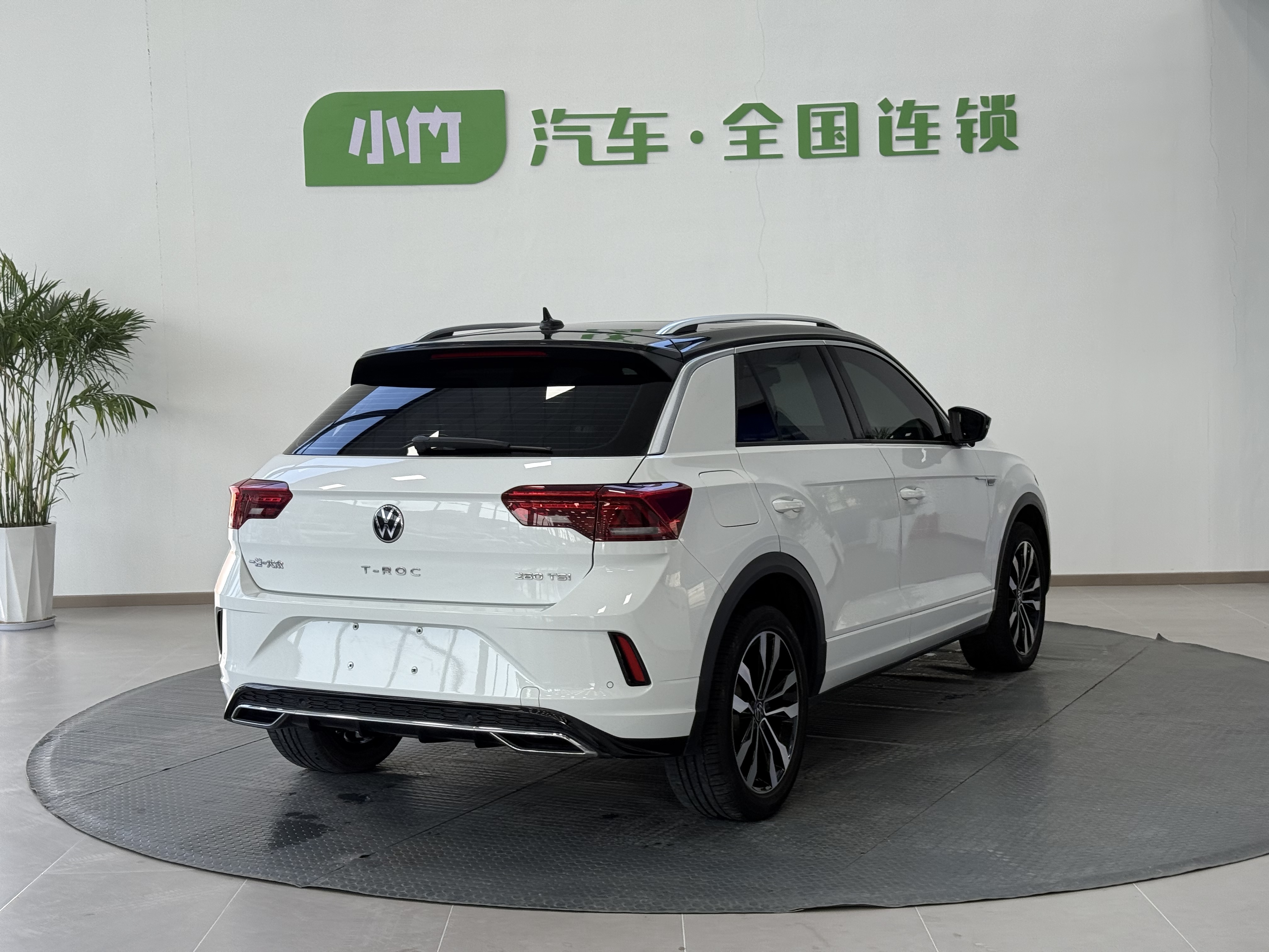 Volkswagen T-Roc 2022 car image #5