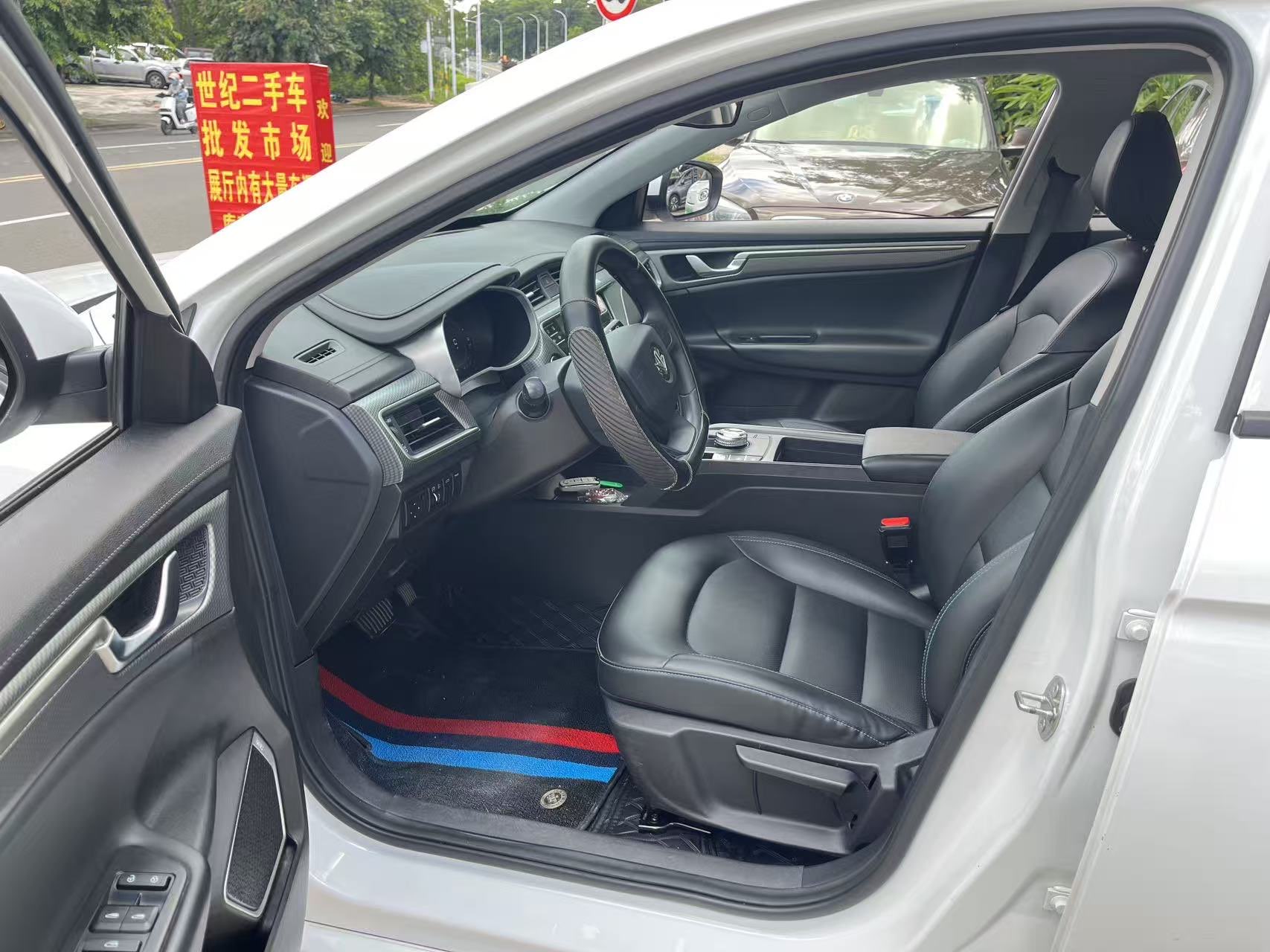 Livan Maple 60S 2022 imagen de coche #5