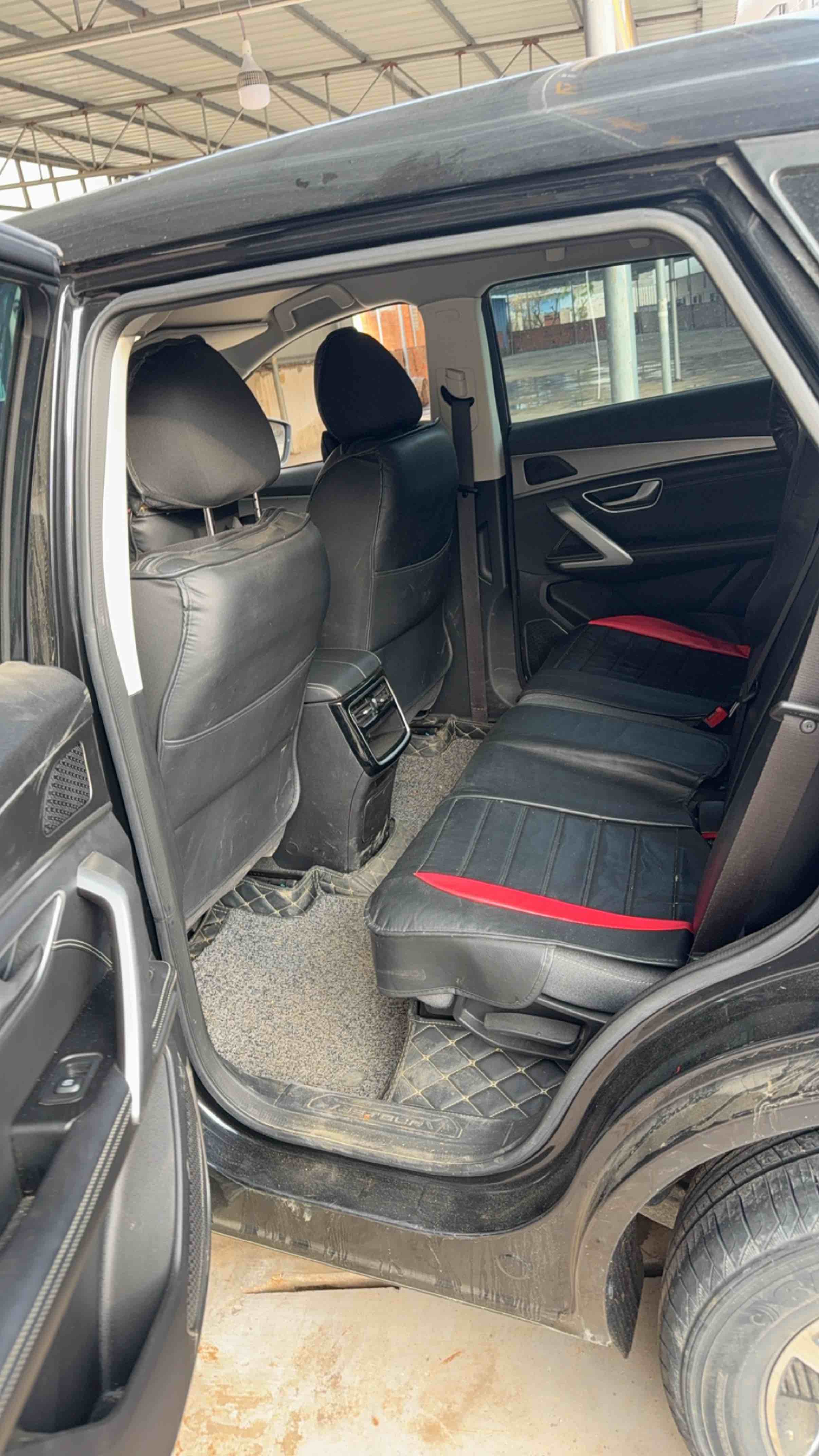 X70 2022 car image #5