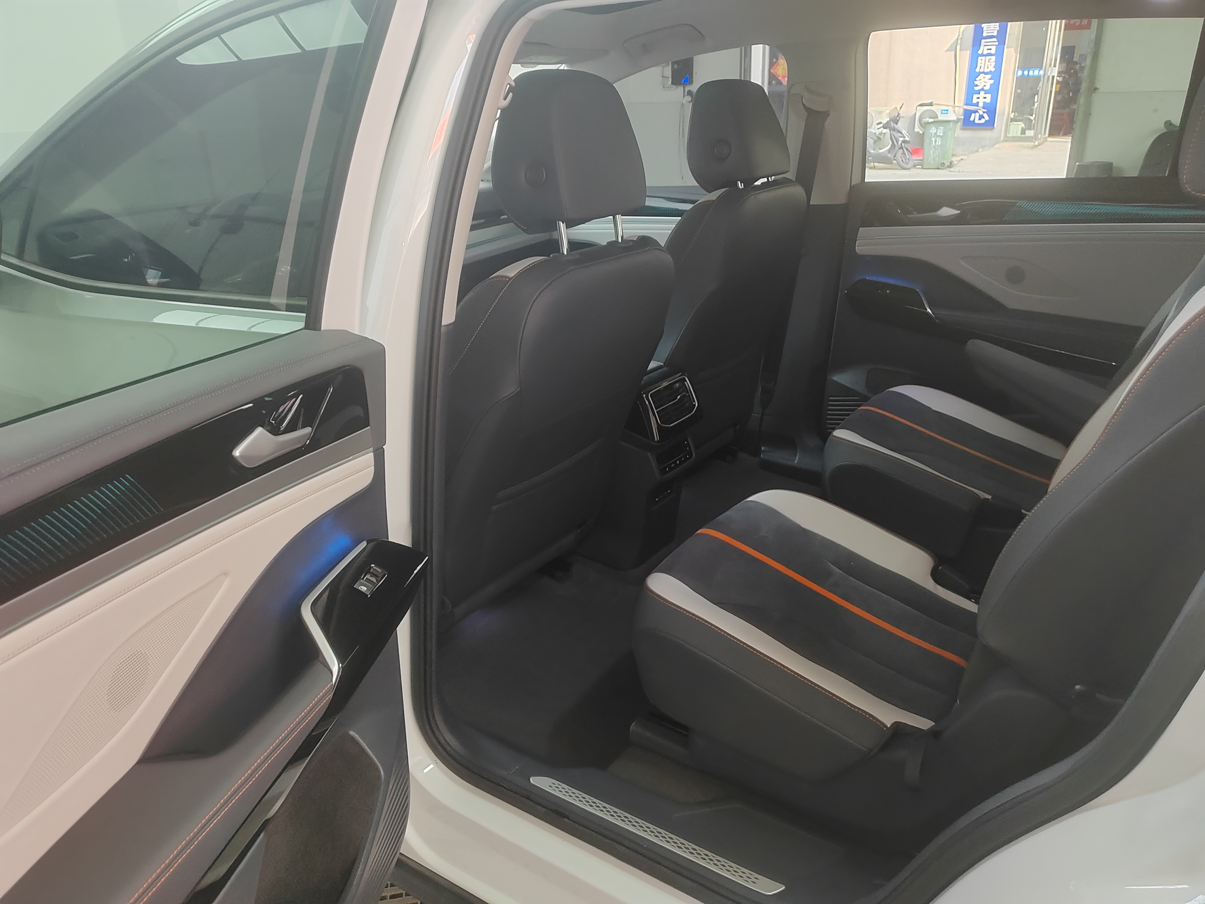 Volkswagen ID.6 Crozz 2023 immagine di auto #5