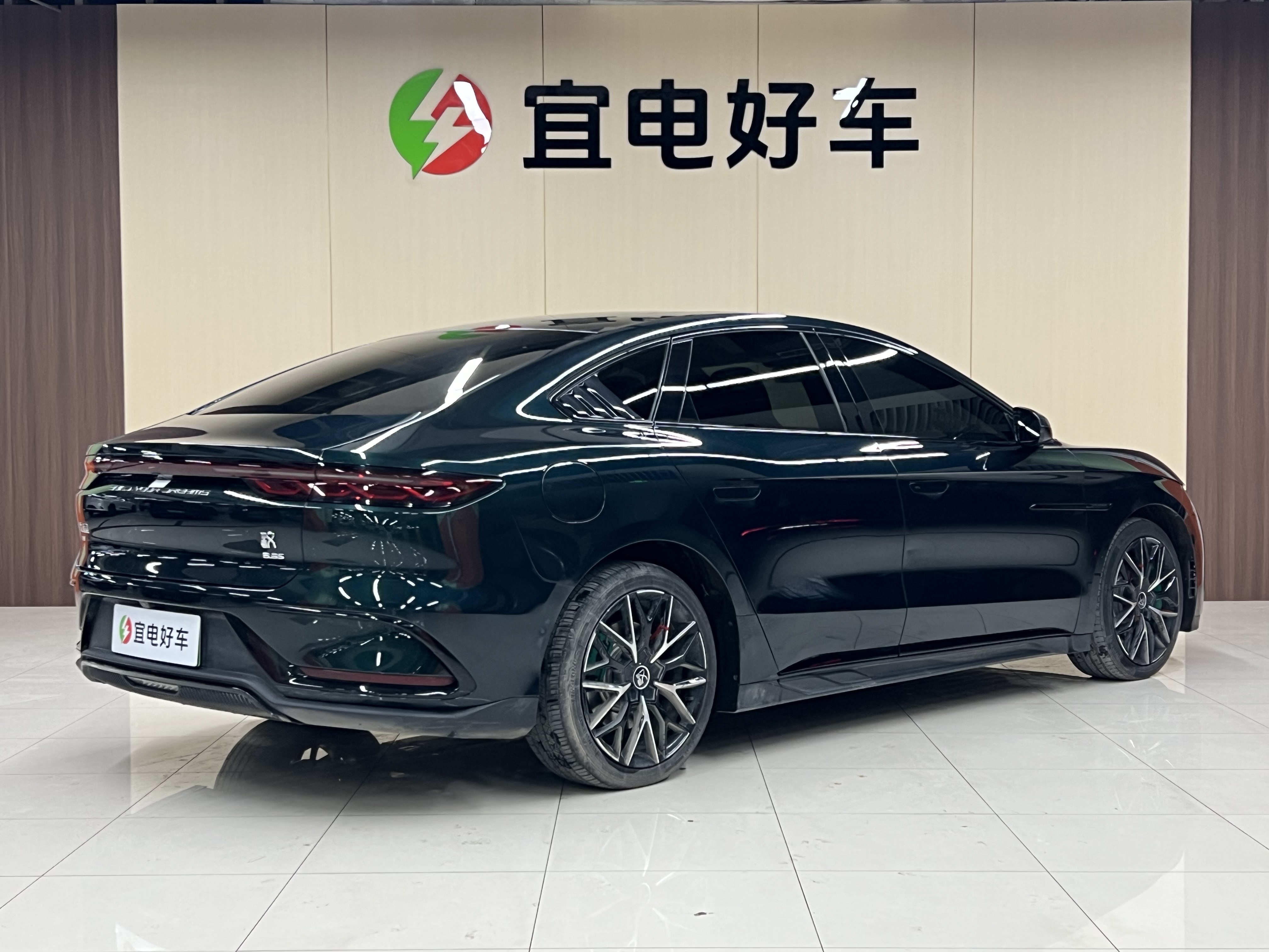 BYD Han 2023 #5 BYD Han 2023 car image #5
