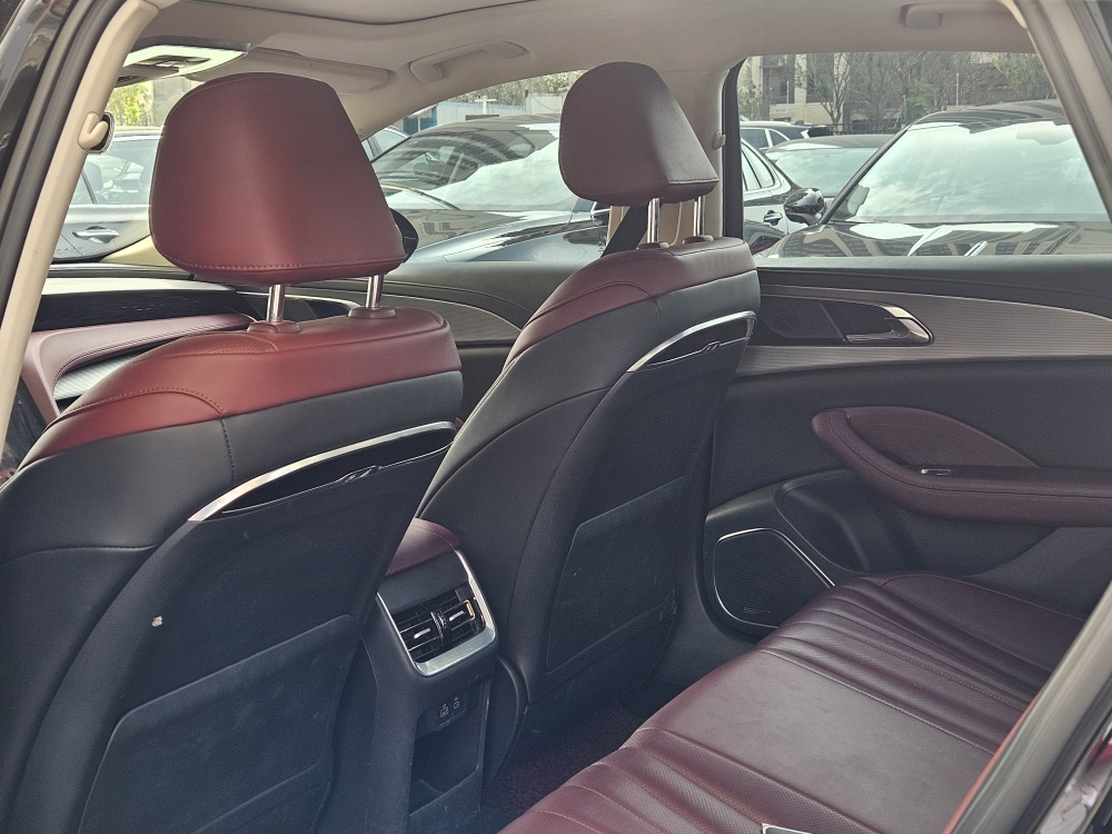 HongQi H5 2023 car image #5