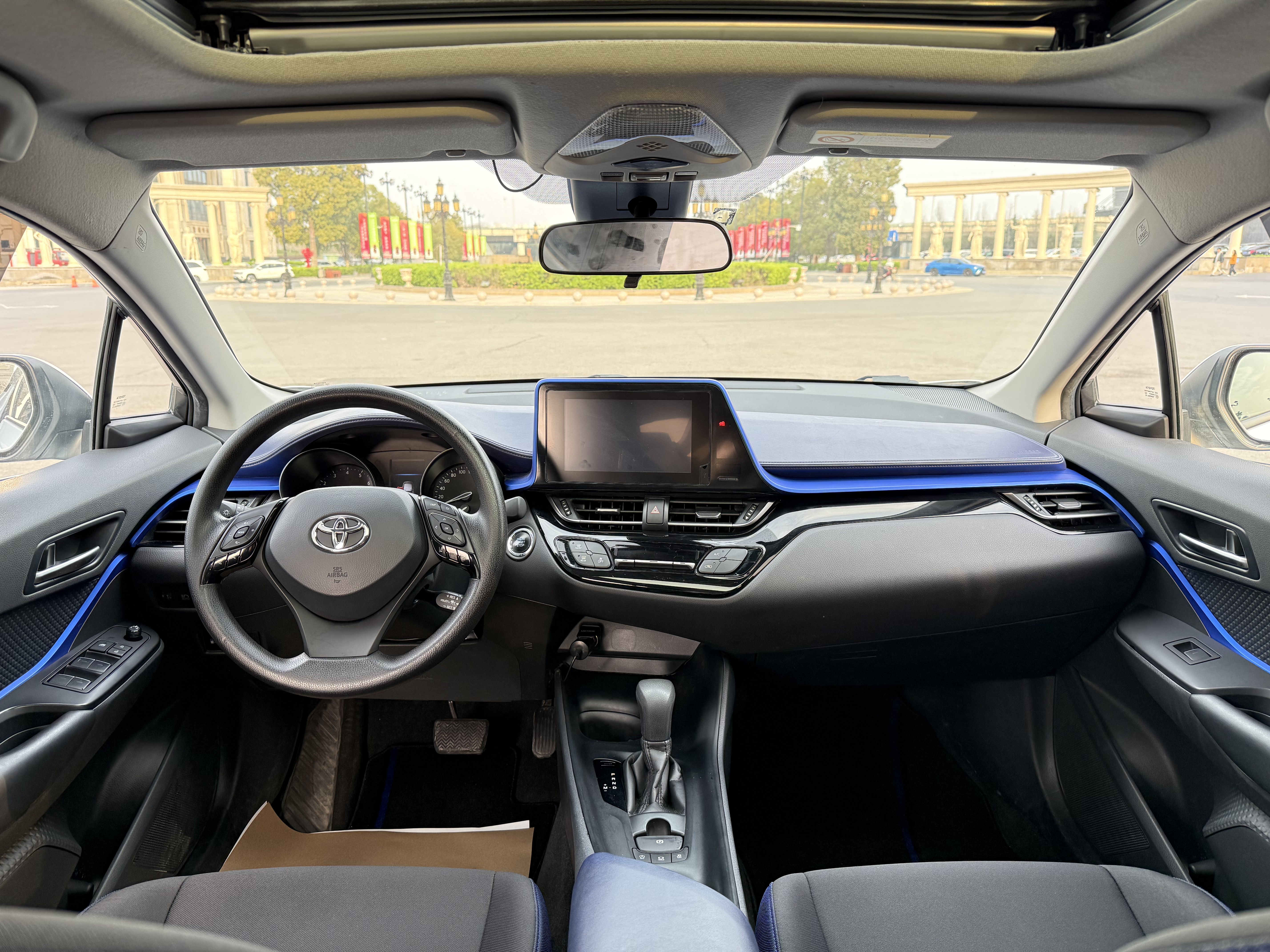 Toyota C-HR 2022 car image #5