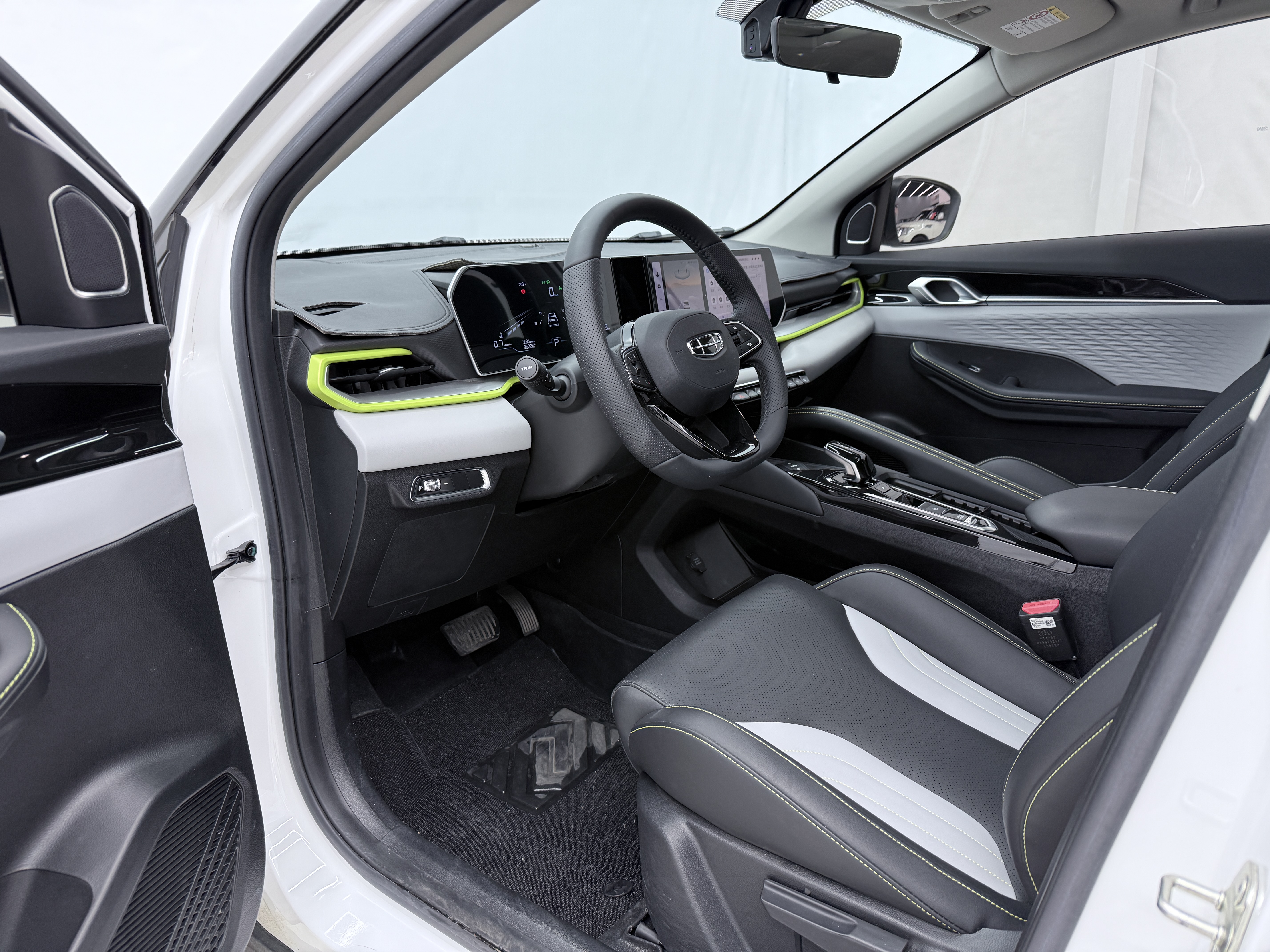 Coolray 2023 immagine di auto #5
