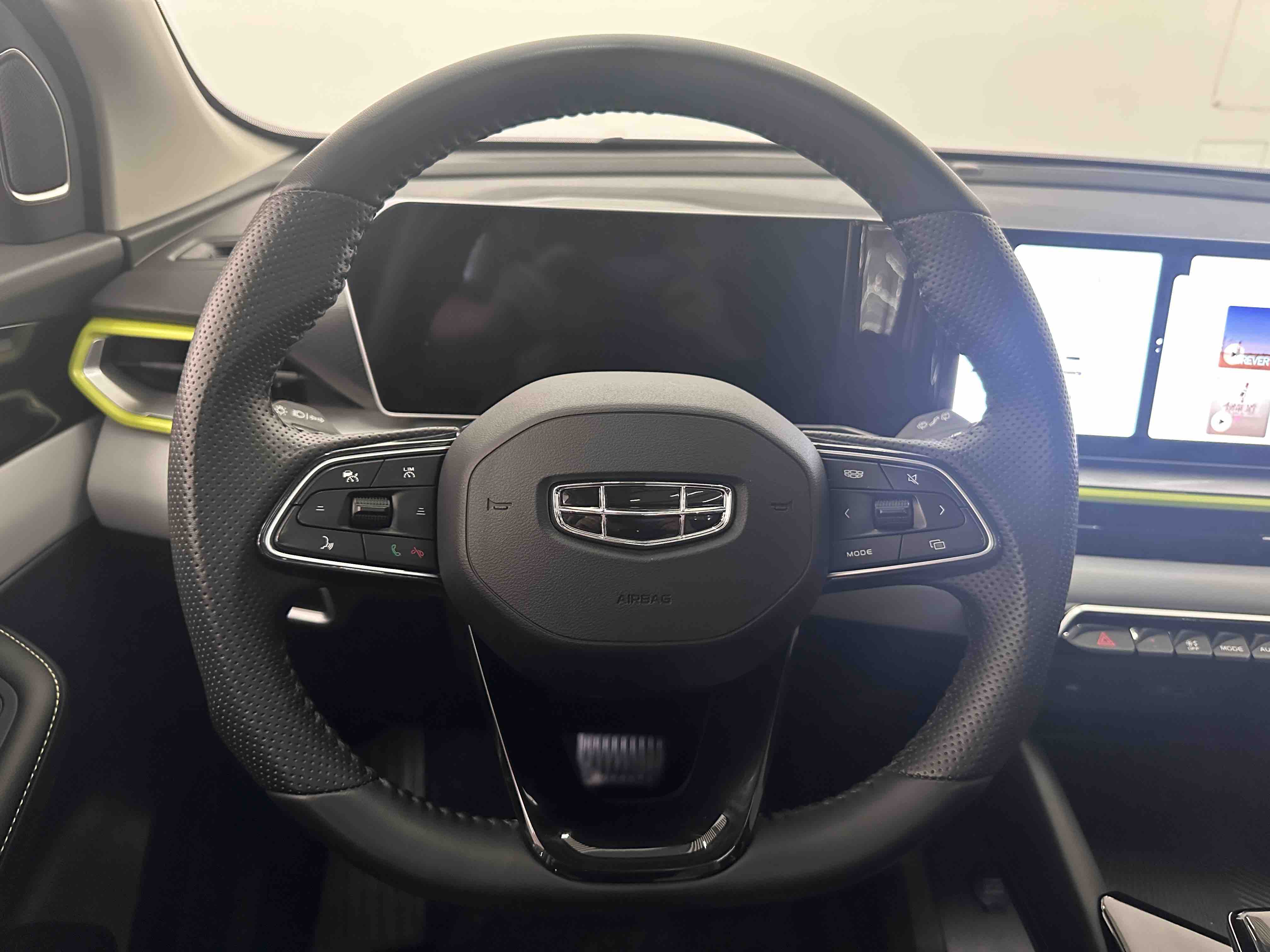 GEELY Coolray 2023 #5 GEELY Coolray 2023 car image #5
