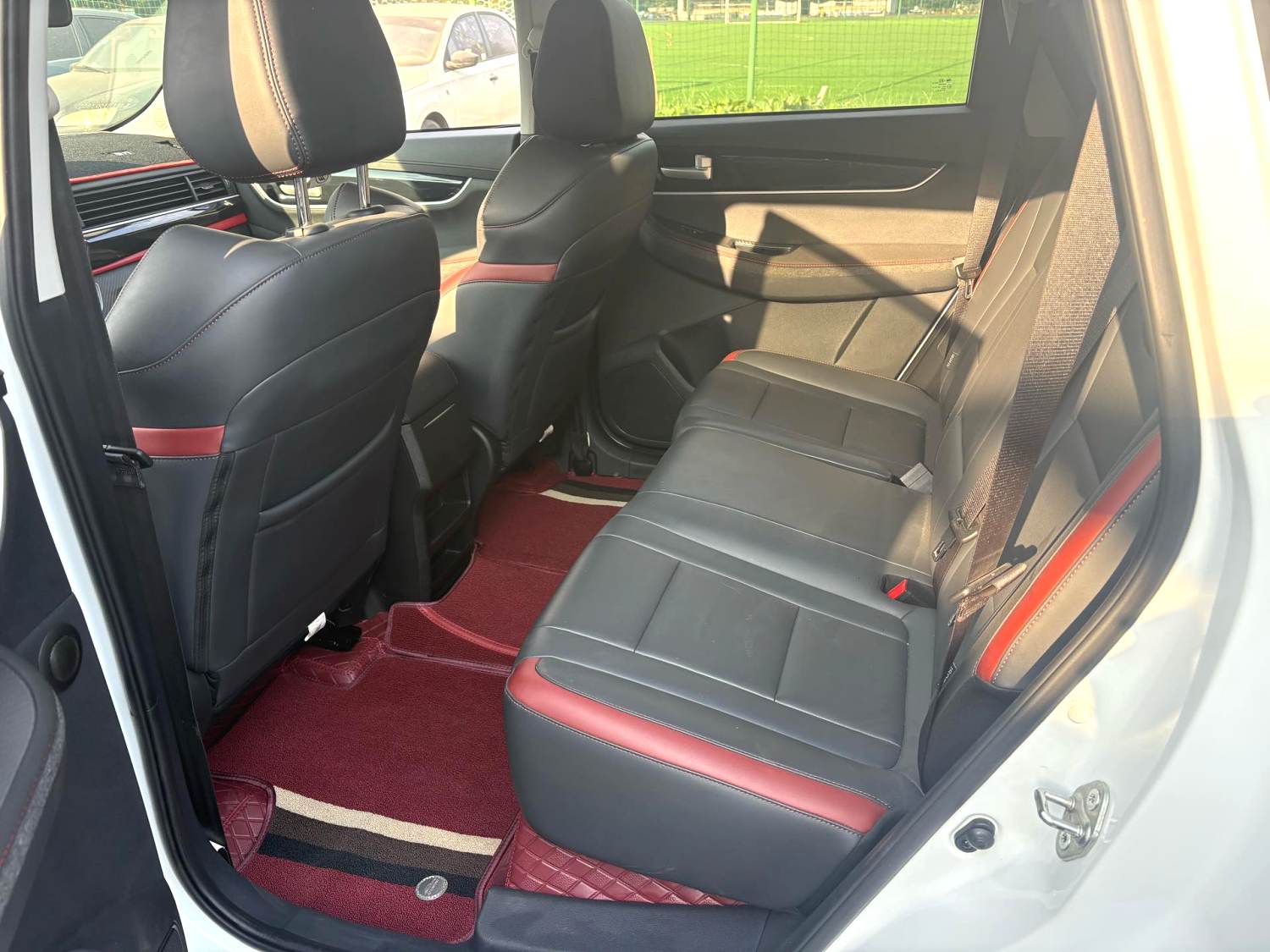 T5 2022 car image #5