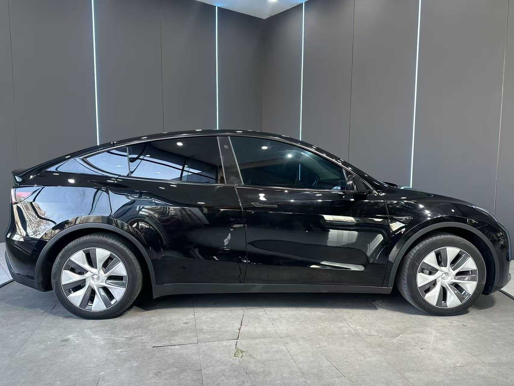 Tesla Model Y 2023 car image #5