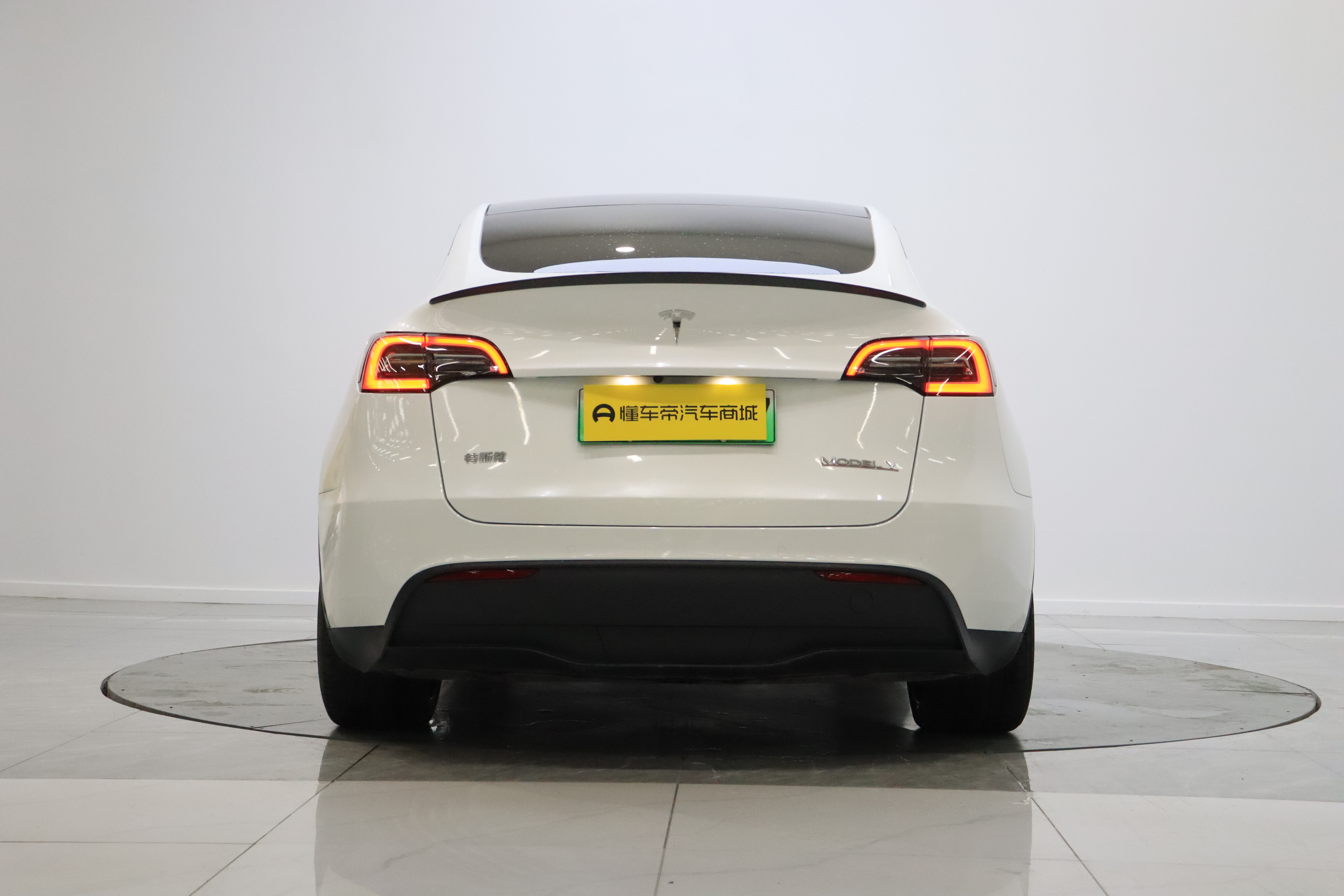 Tesla Model Y 2023 #5 Tesla Model Y 2023 car image #5