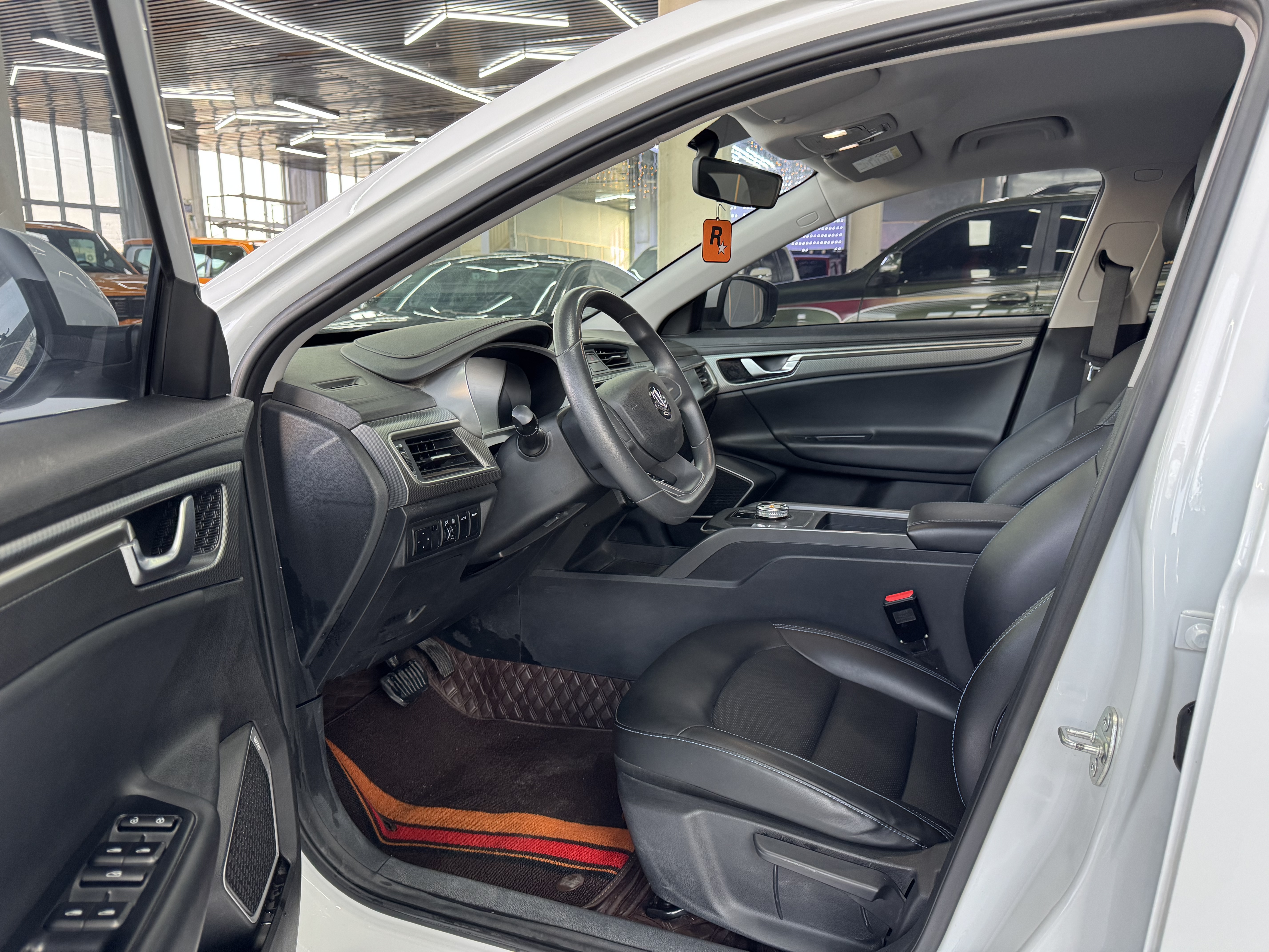 Livan Maple 60S 2022 imagen de coche #5