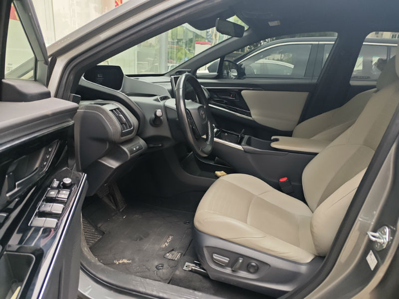 Toyota bZ4X 2022 immagine di auto #5