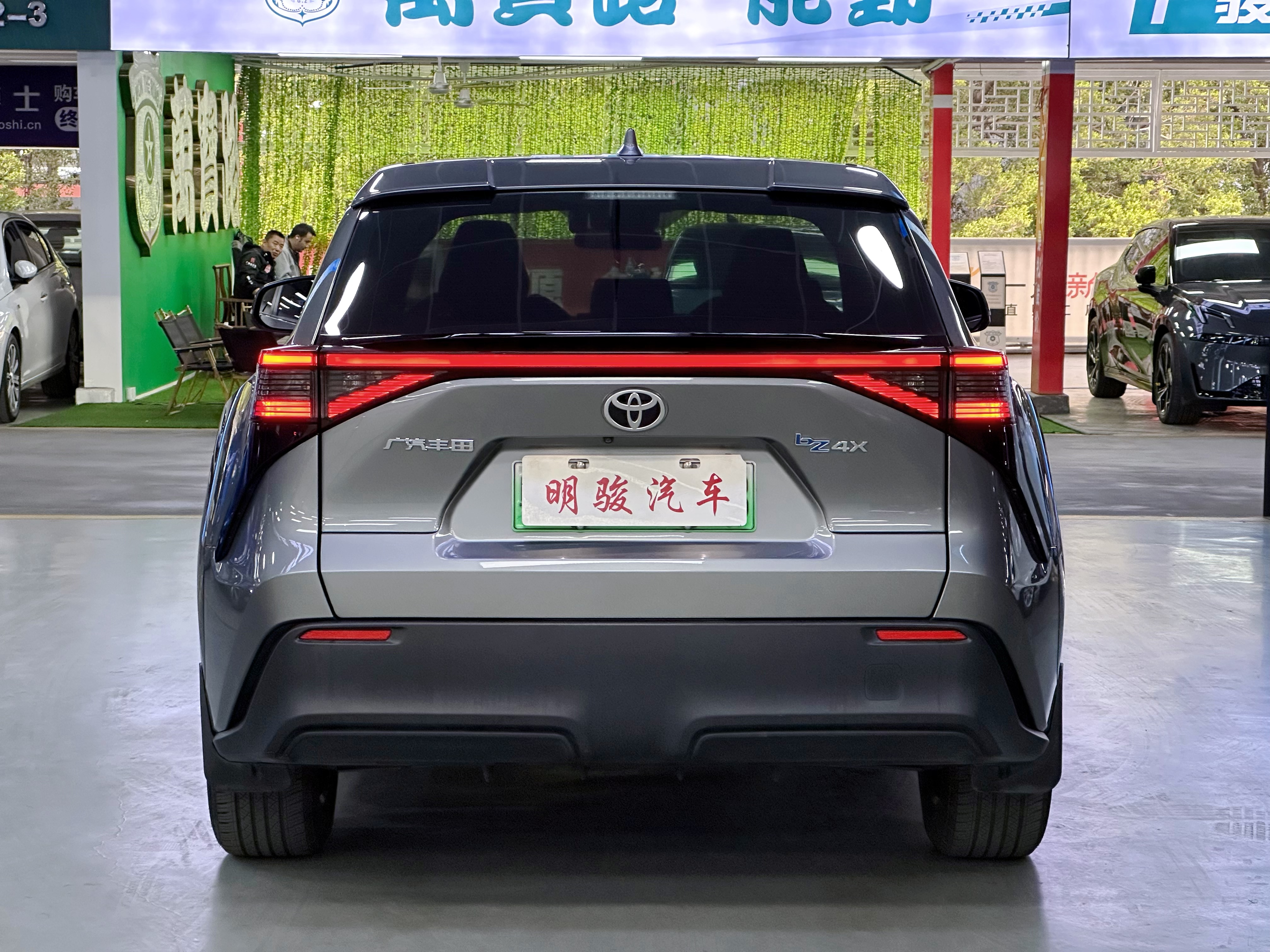 Toyota bZ4X 2023 immagine di auto #5