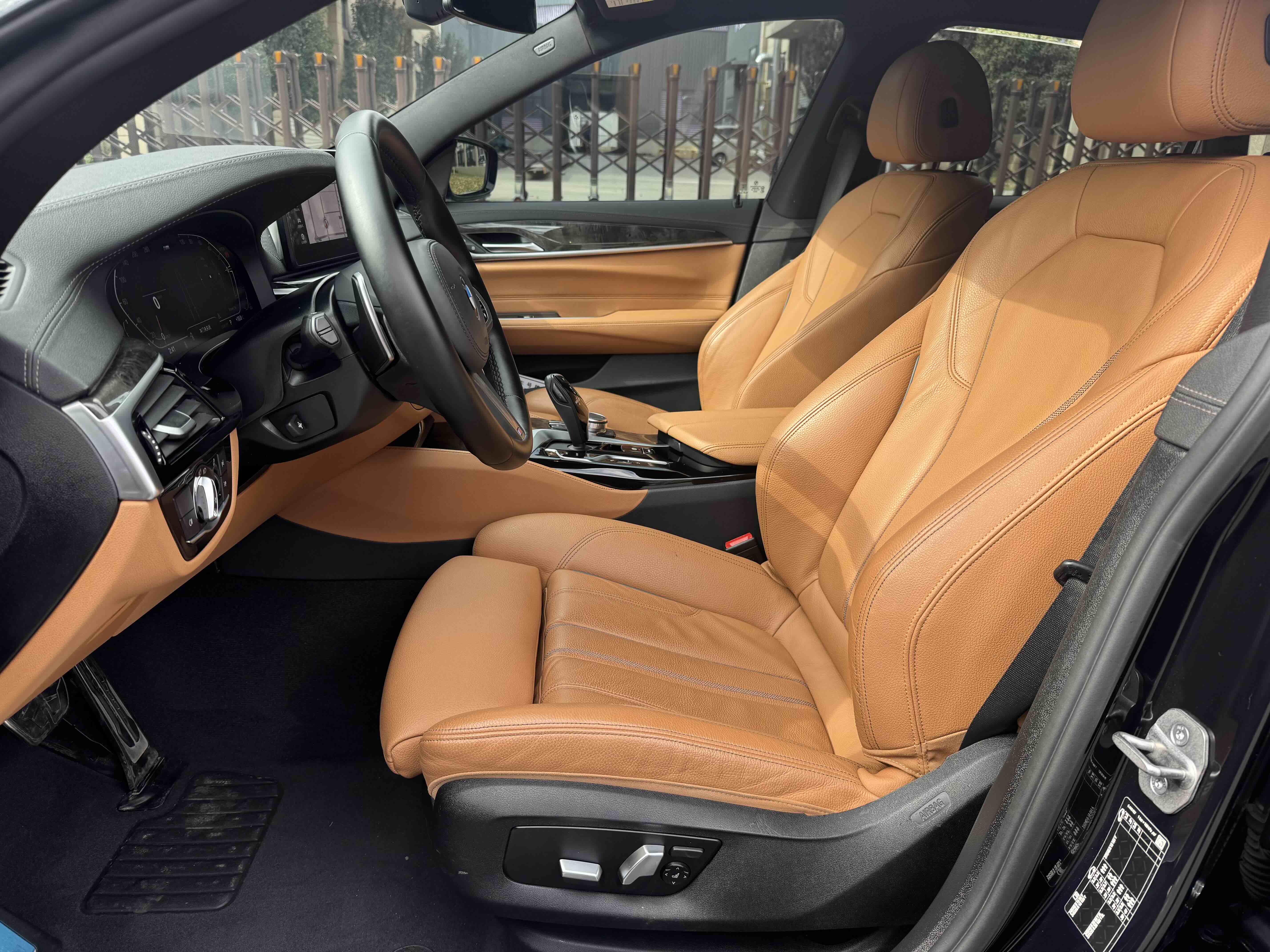 BMW 6 Series GT 2023 #5 BMW 6 Series GT 2023 car image #5