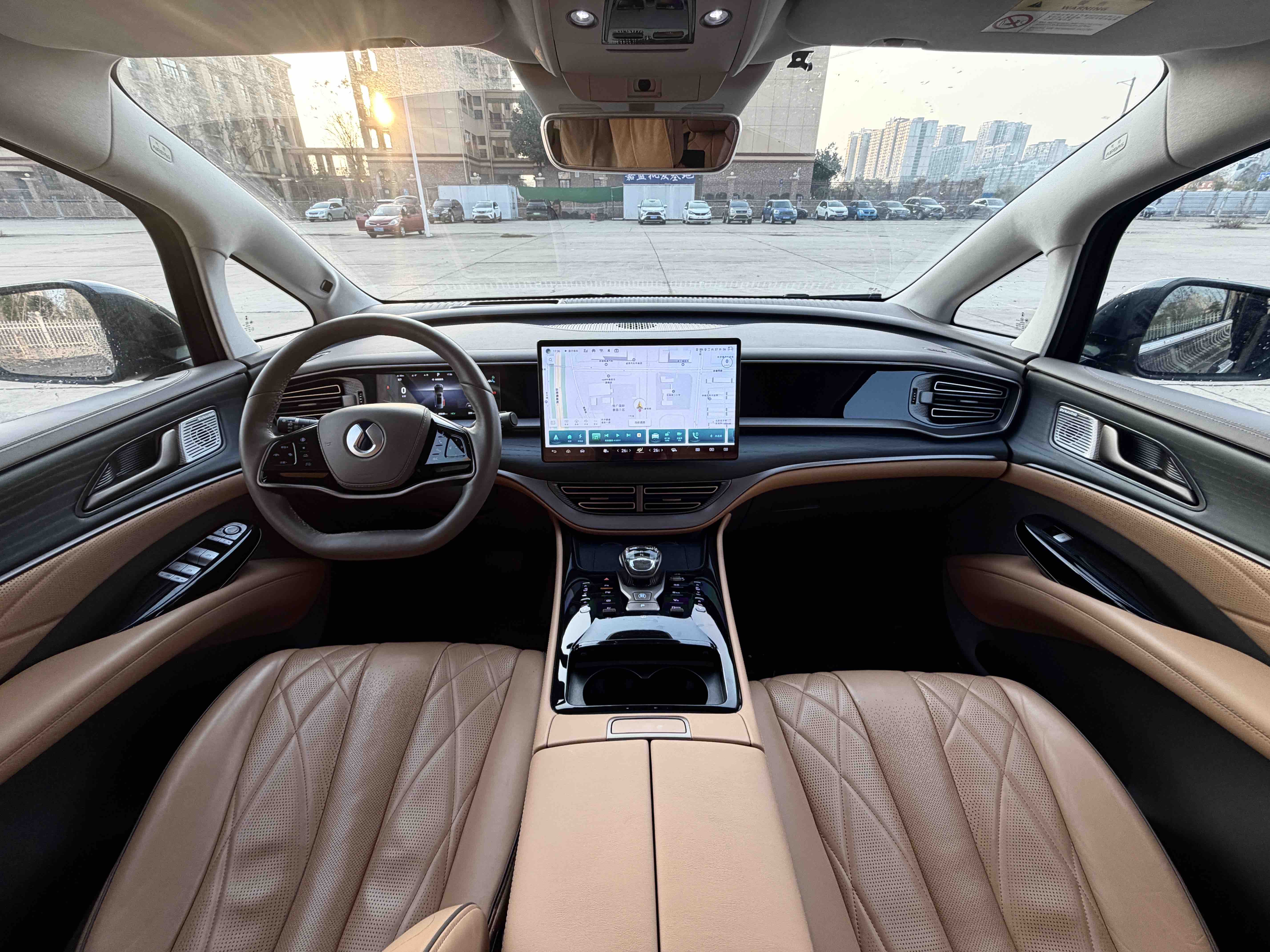 Denza D9 2023 car image #5