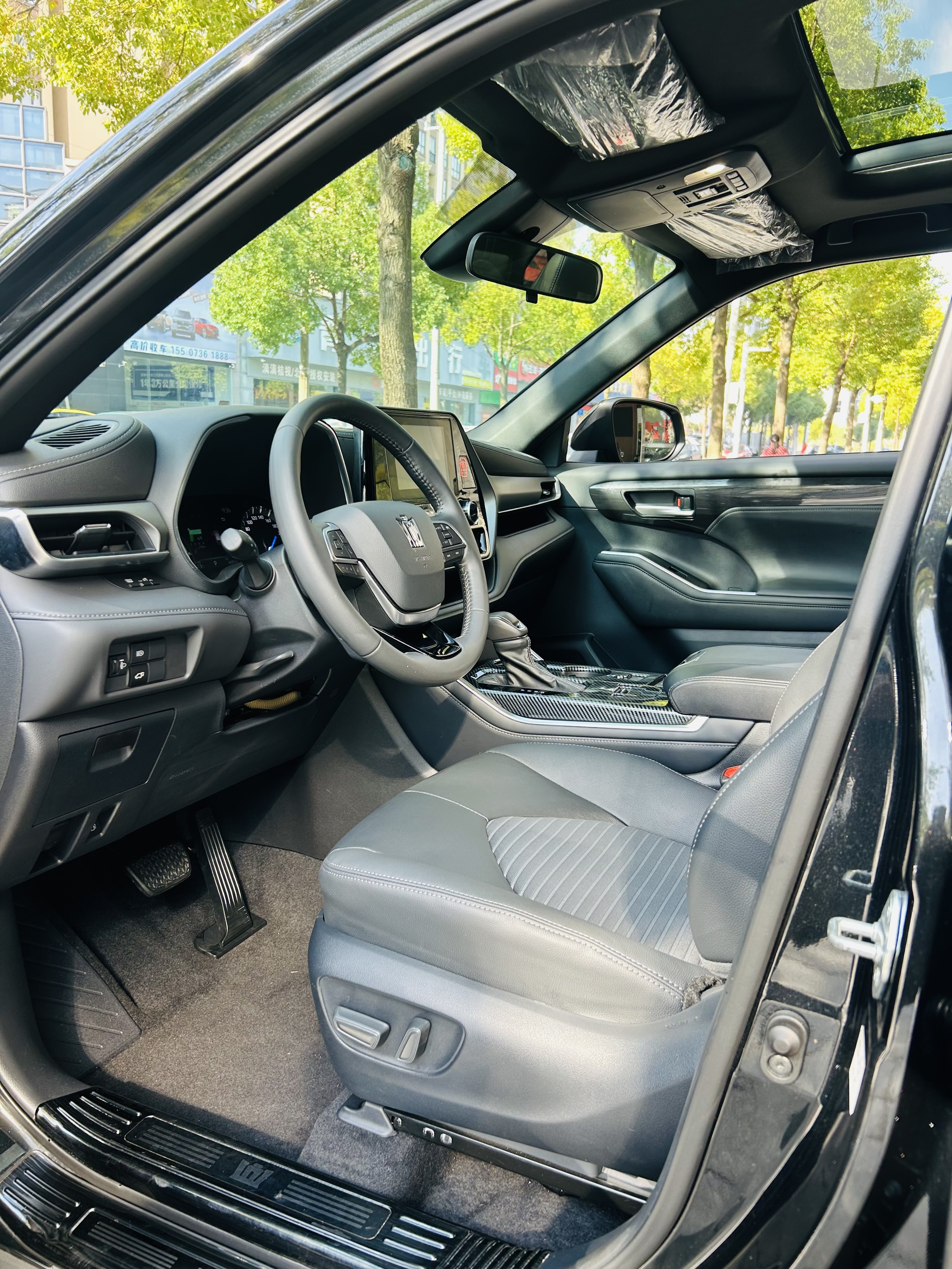 丰田 皇冠陆放 2023 汽车图片 #5