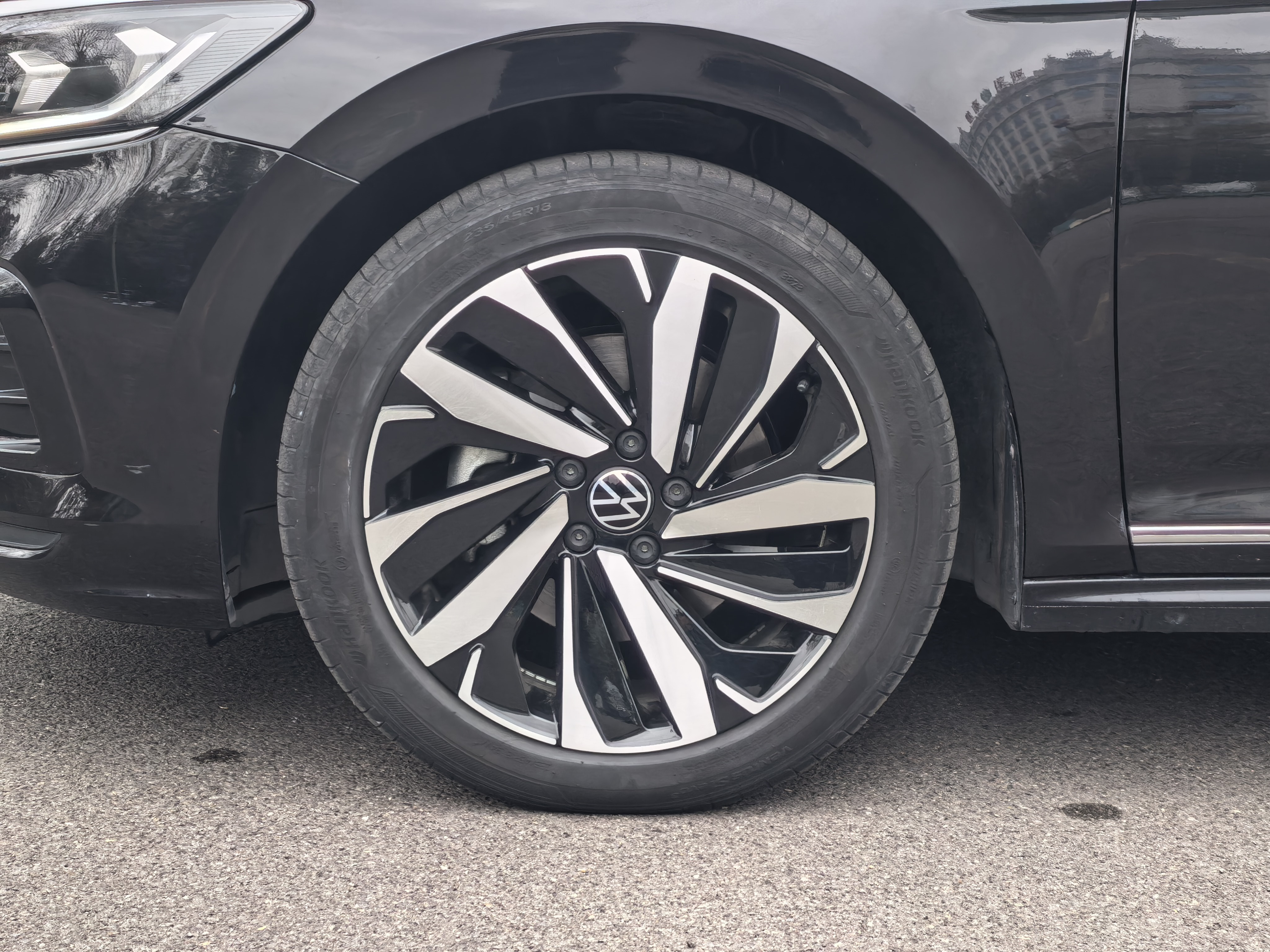 Volkswagen Passat 2023 car image #5