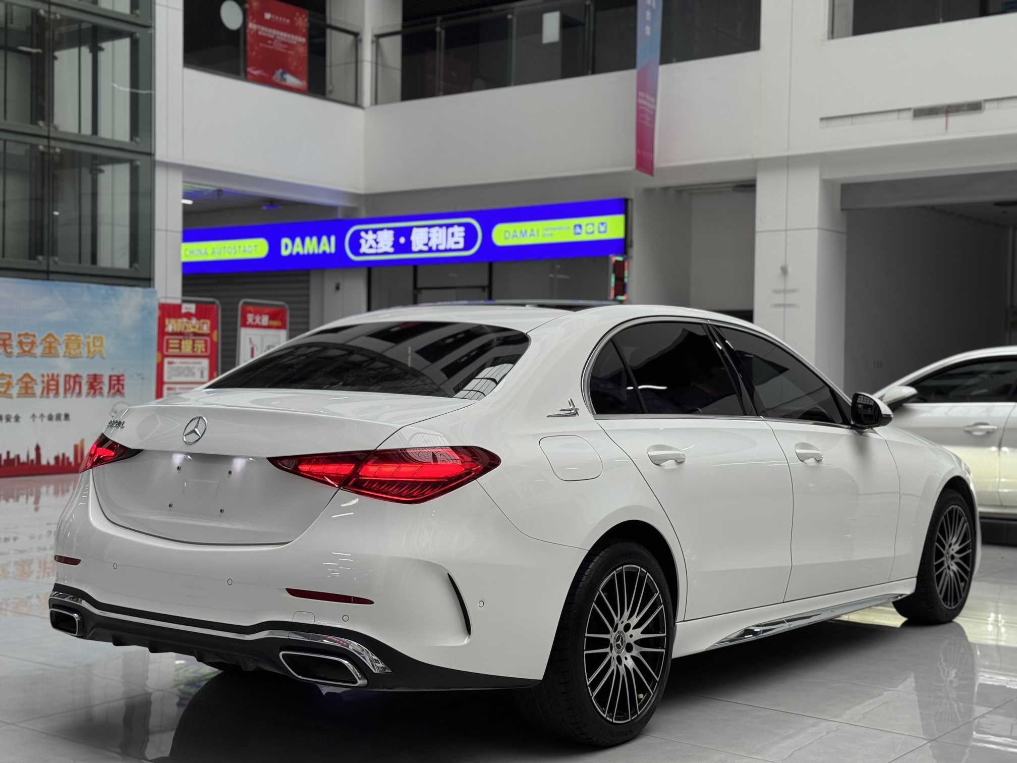 Mercedes-Benz C Class 2024 صورة سيارة #5