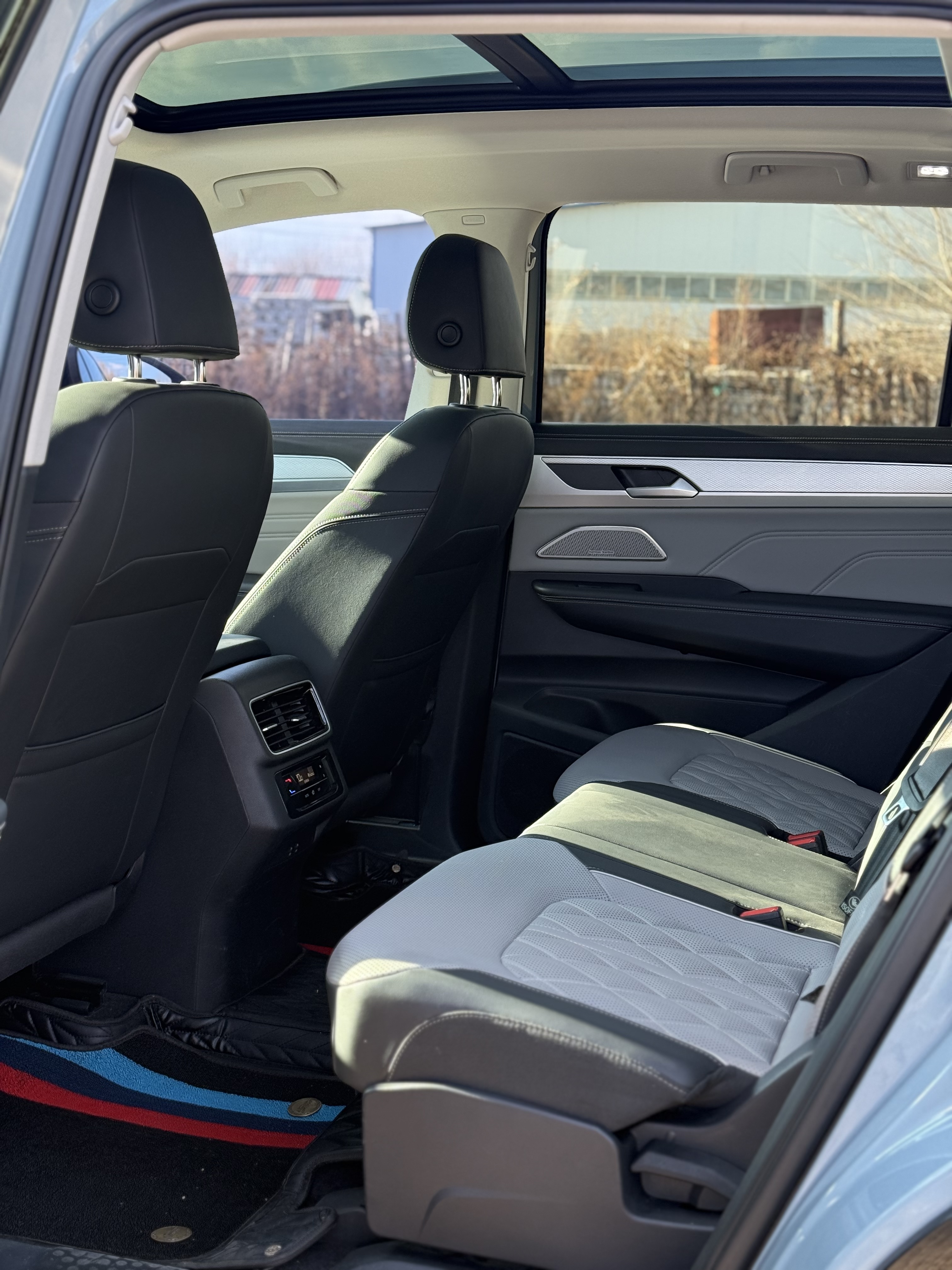 Volkswagen Tavendor 2023 car image #5