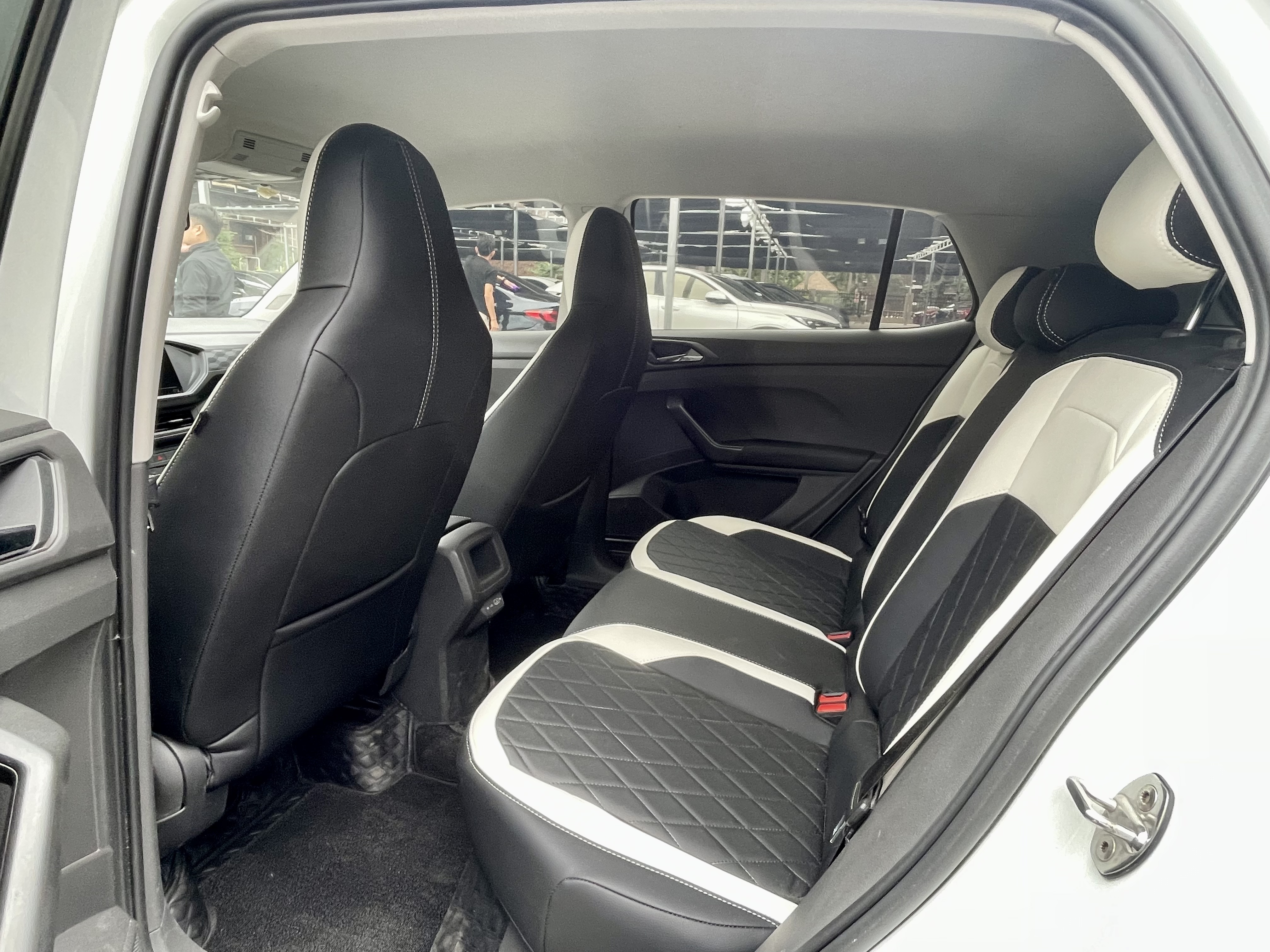 Volkswagen T-Cross 2023 car image #5