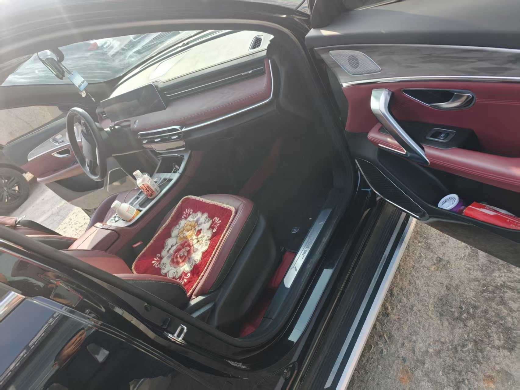 X70 PLUS 2024 car image #5