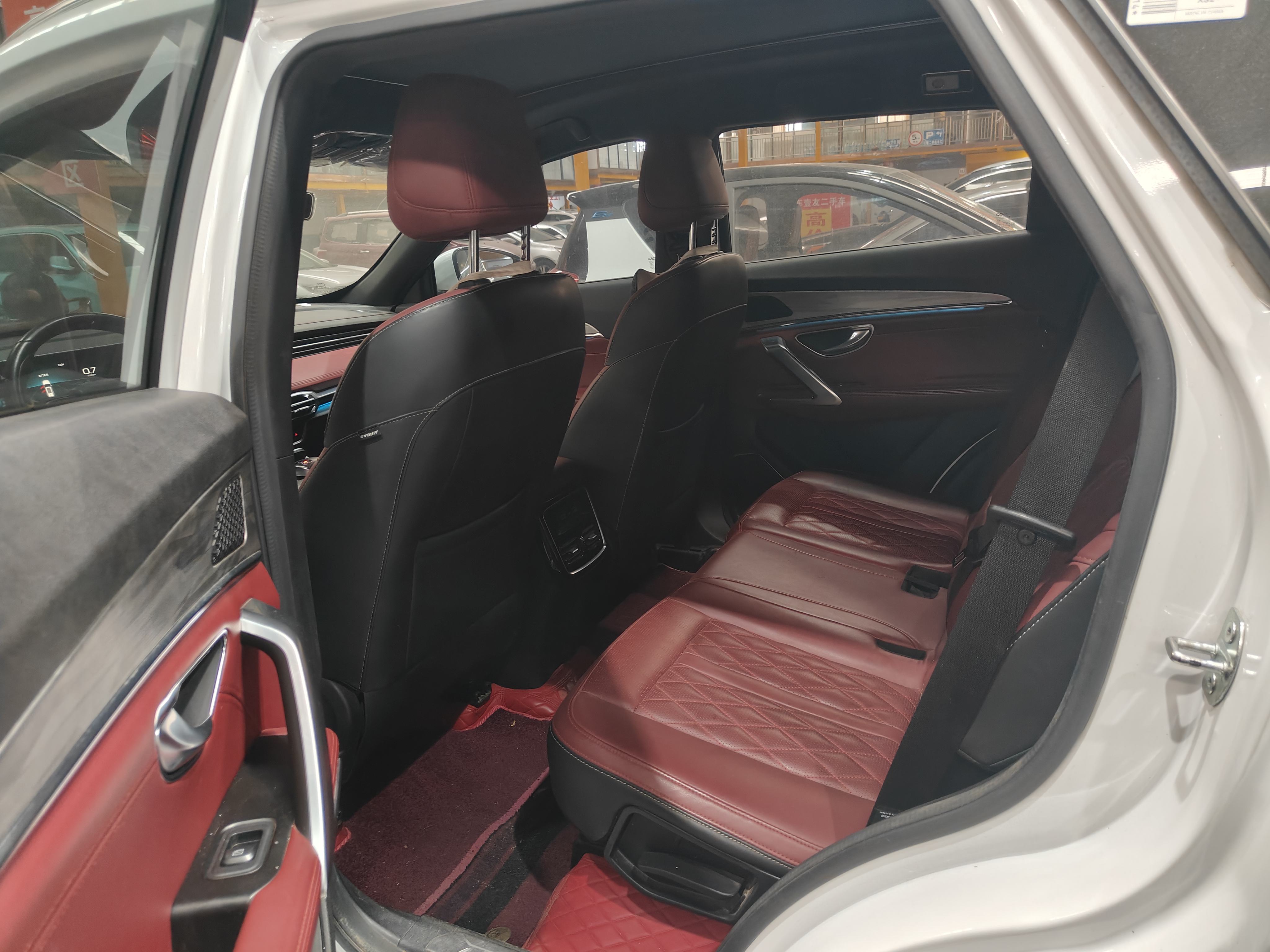X70 PLUS 2023 car image #5
