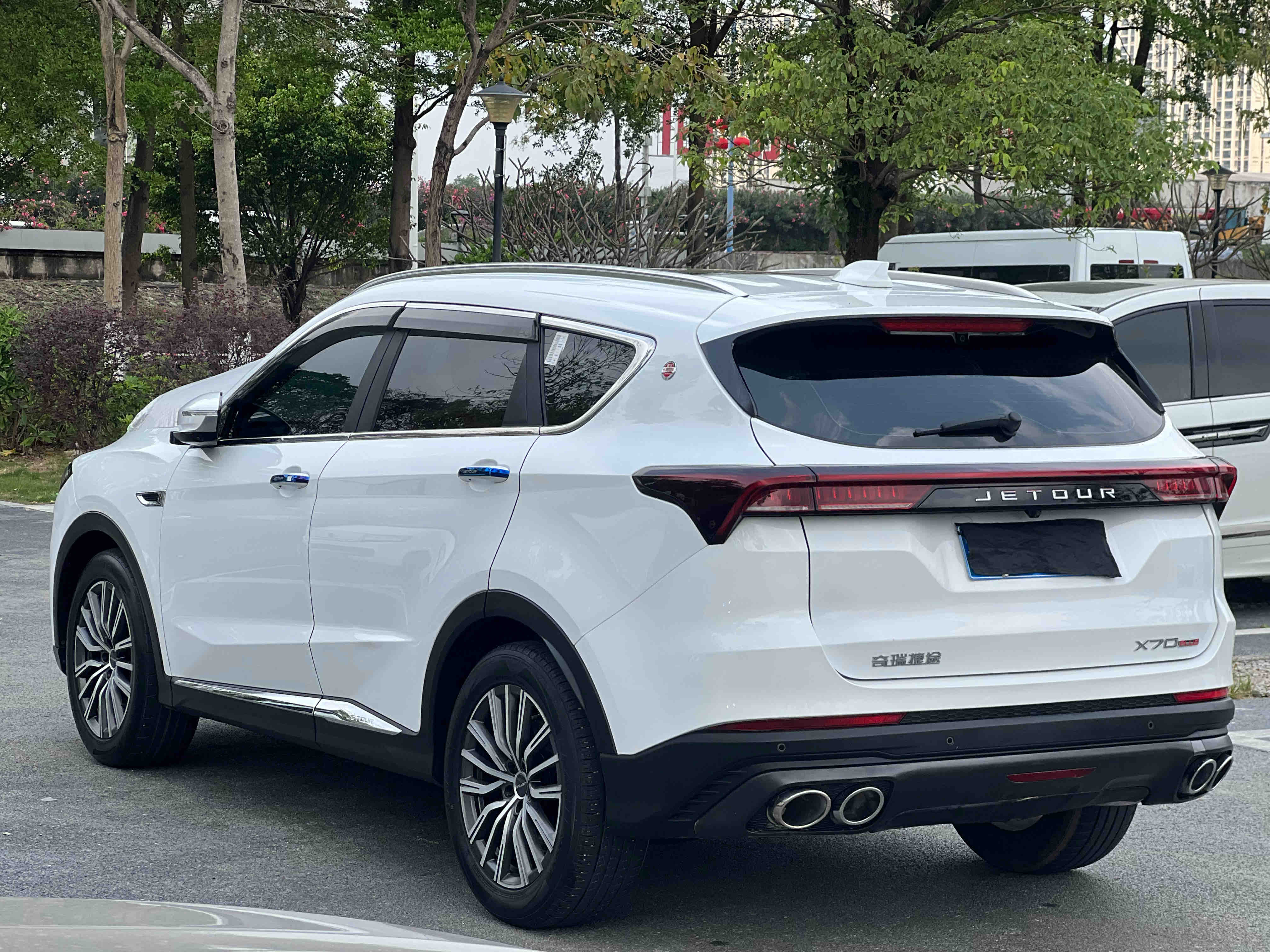 X70 PLUS 2023 car image #5