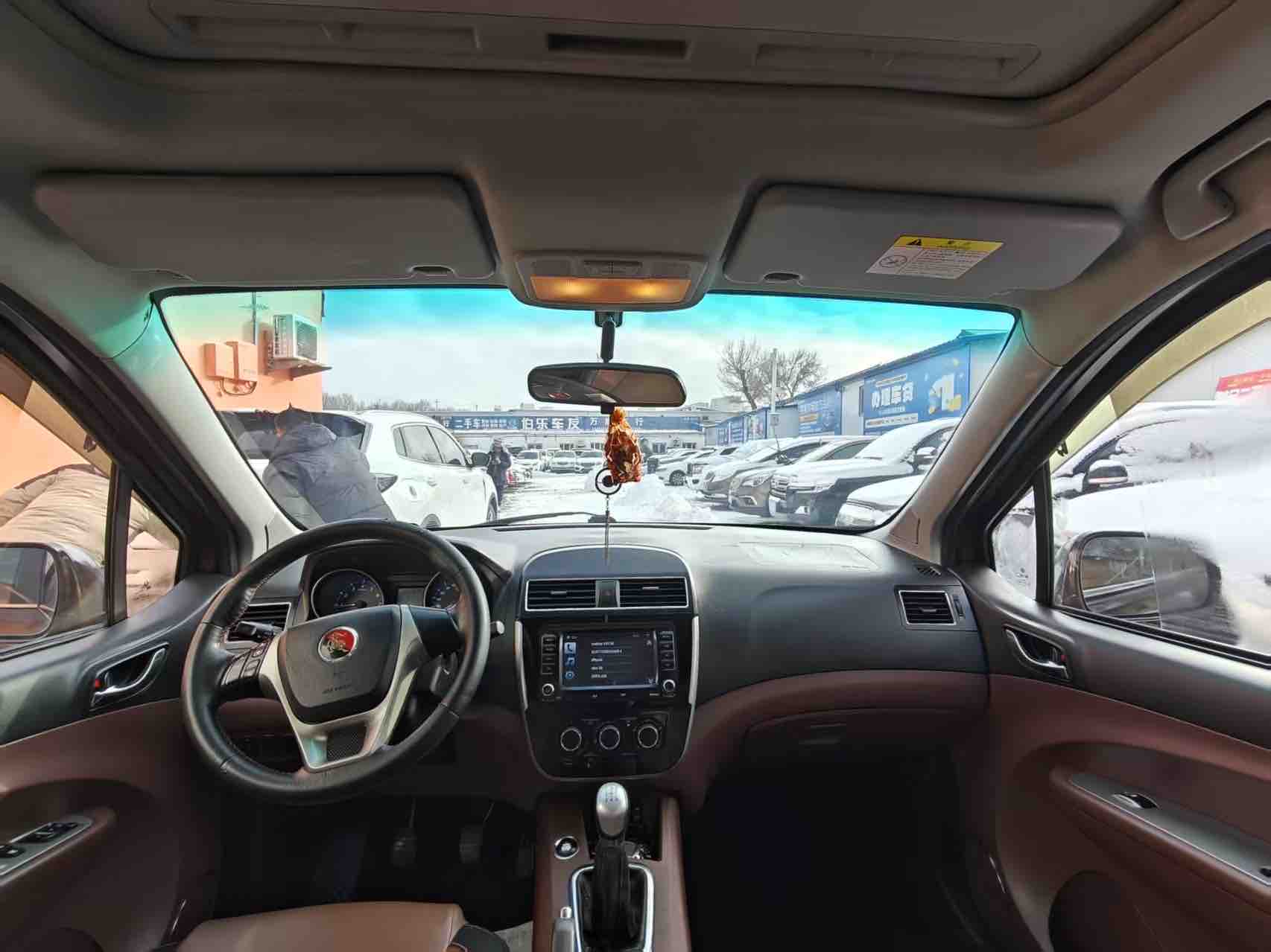 Forthing JOYEAR X5 2016 #5 Forthing JOYEAR X5 2016 car image #5