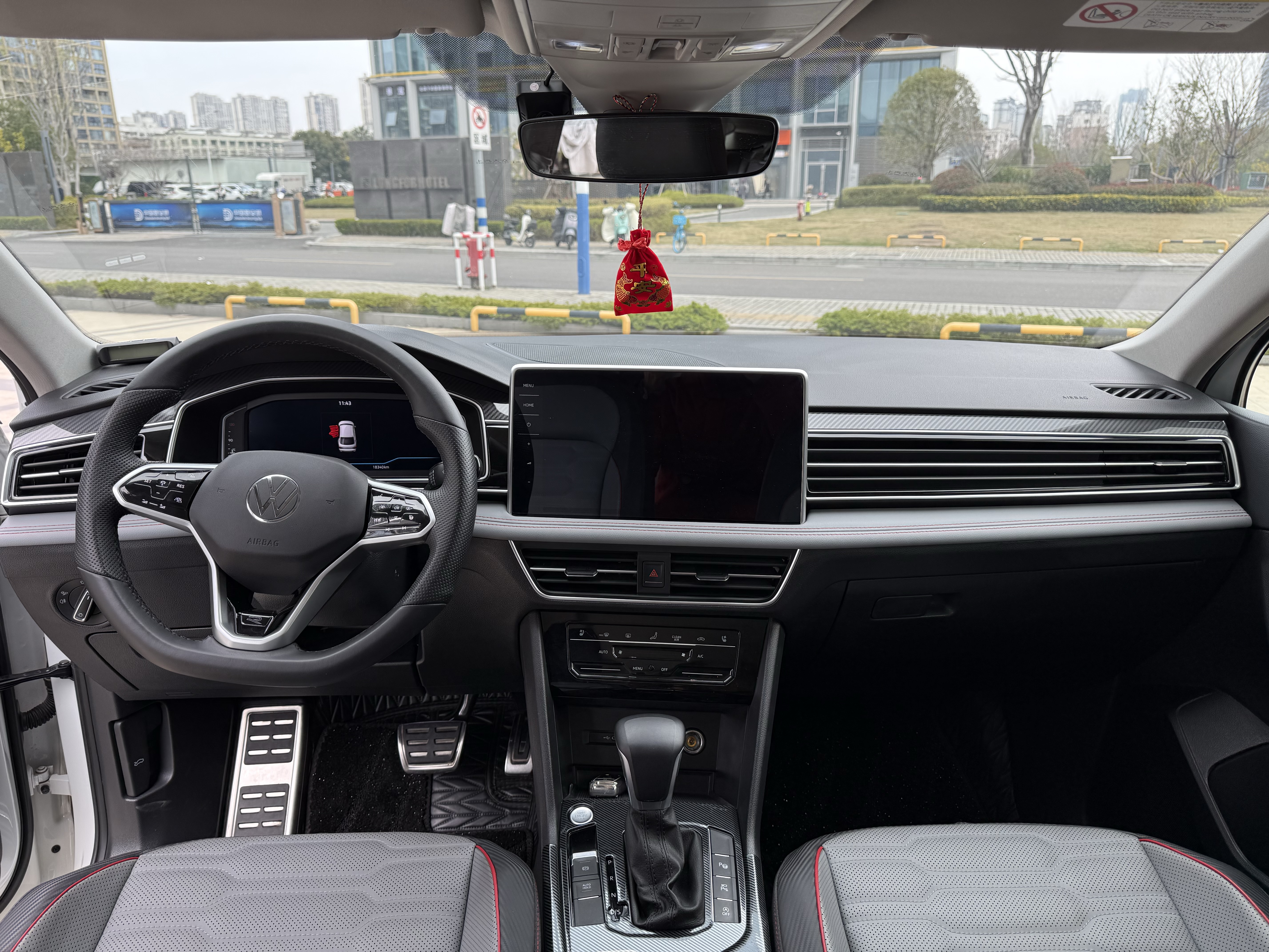 Volkswagen Tiguan X 2024 immagine di auto #5