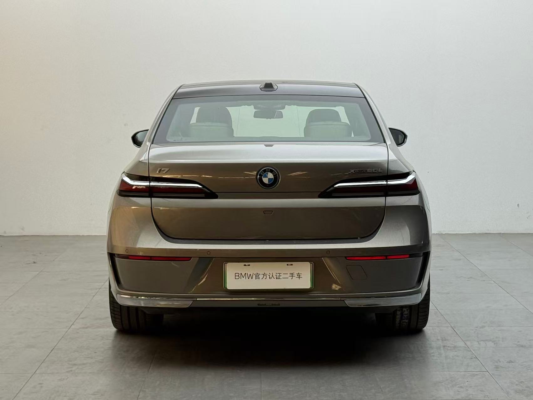 BMW i7 2023 изображение автомобиля #5