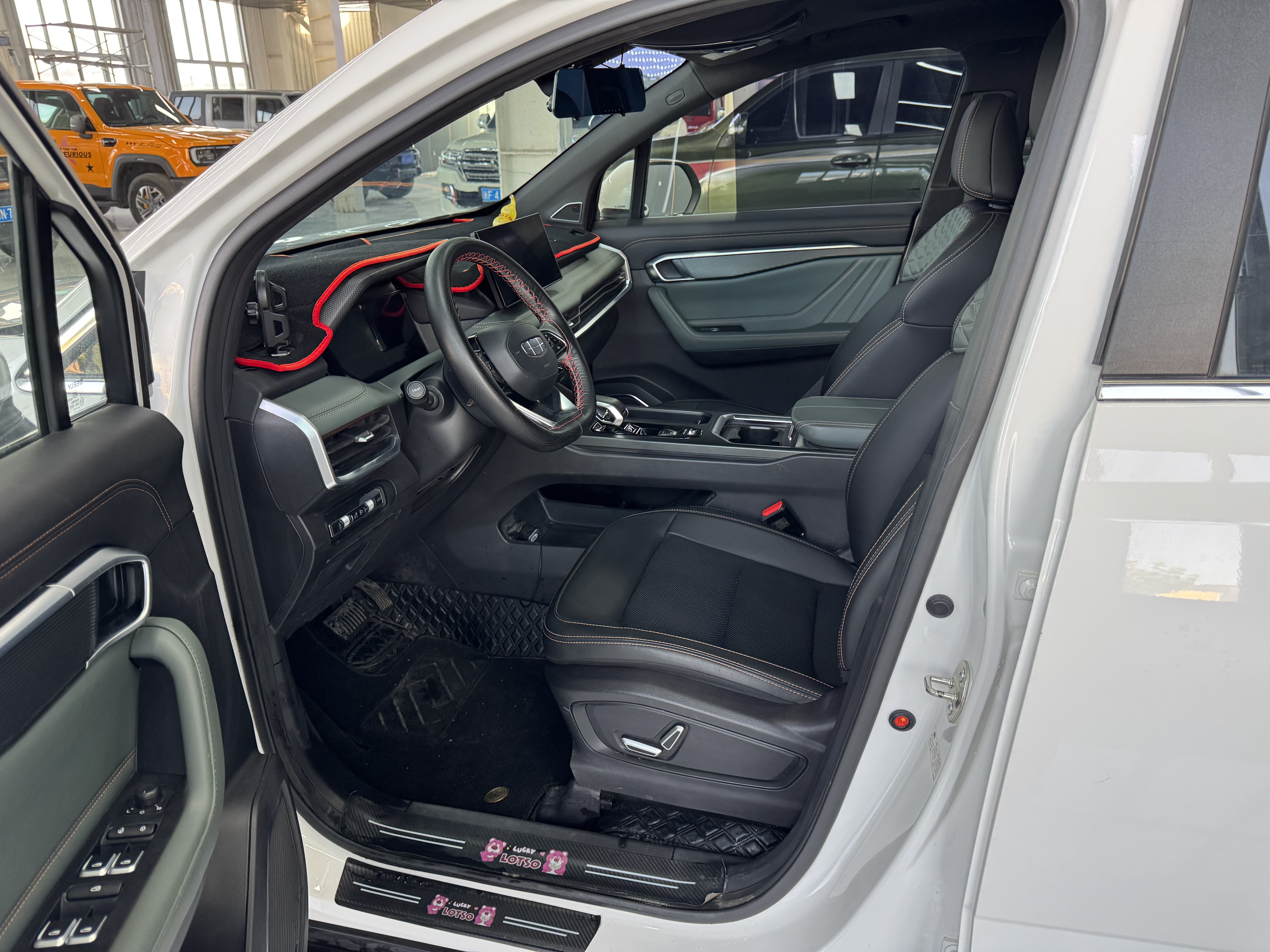 GEELY Okavango L 2023 car image #5