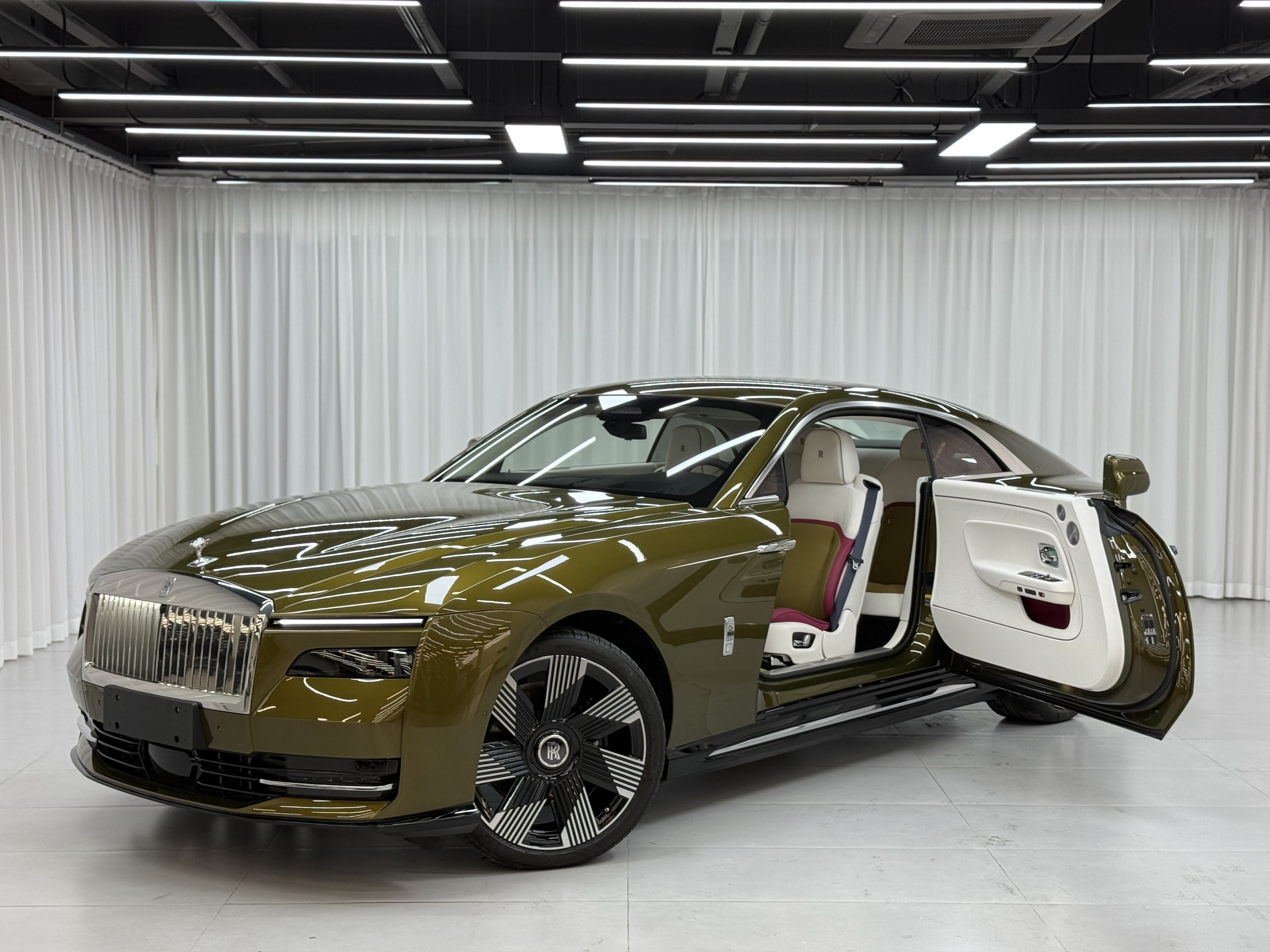 劳斯莱斯 闪灵 2025 汽车图片 #5